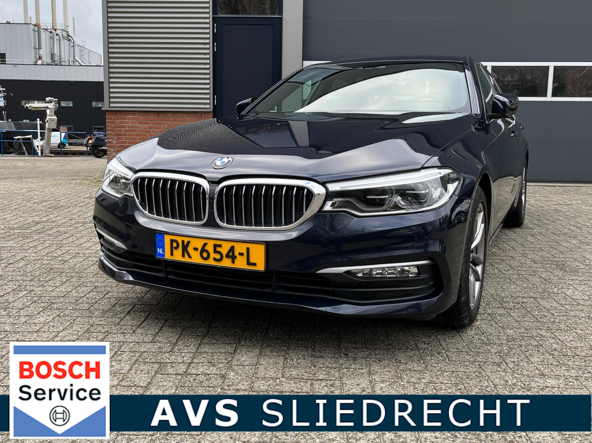 BMW 5-serie 530i High Executive / 18 inch / Achteruitrijcamera bij viaBOVAG.nl