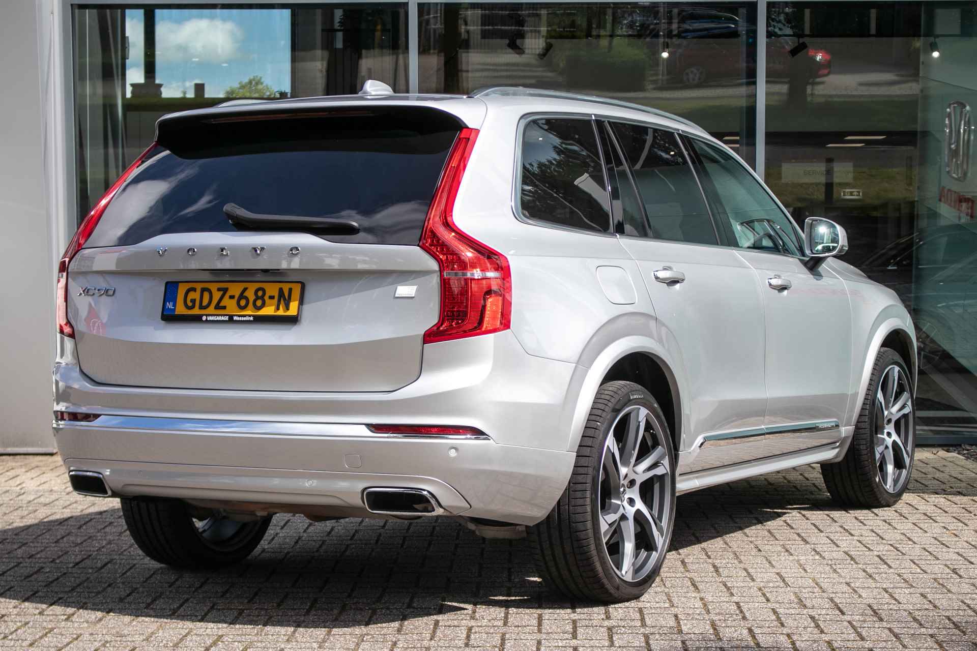 Volvo XC90 2.0 T8 Recharge AWD Inscription Exclusive - All in rijklaarprijs | 7 Pers. | Schuifdak | Luchtvering | Bowers Wilk. - 3/57