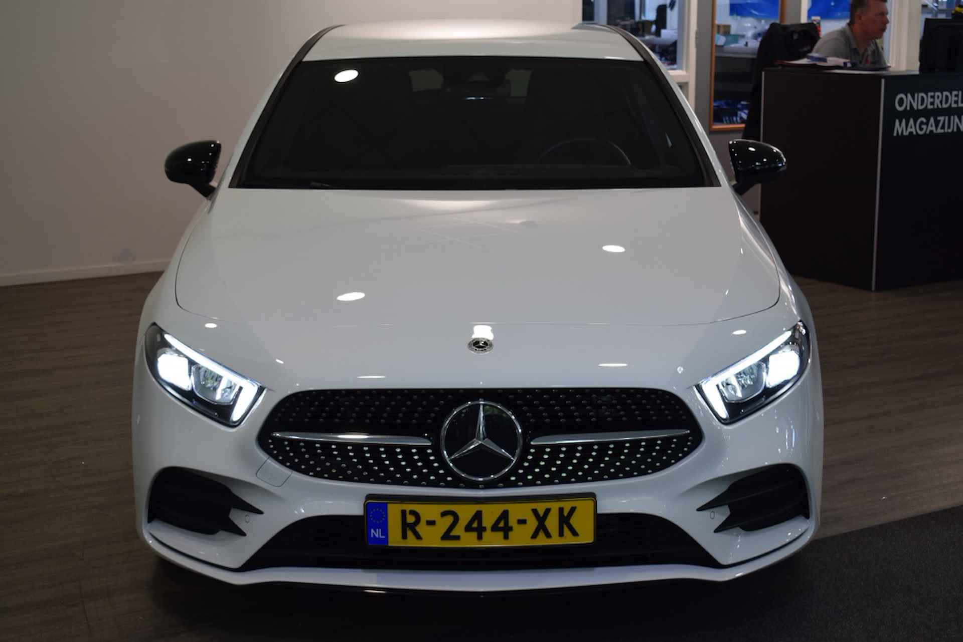 Mercedes-benz A-klasse 180 AMG Line NIGHT PAKKET | AUTOMAAT | CAMERA | CLIMA | - 6/23