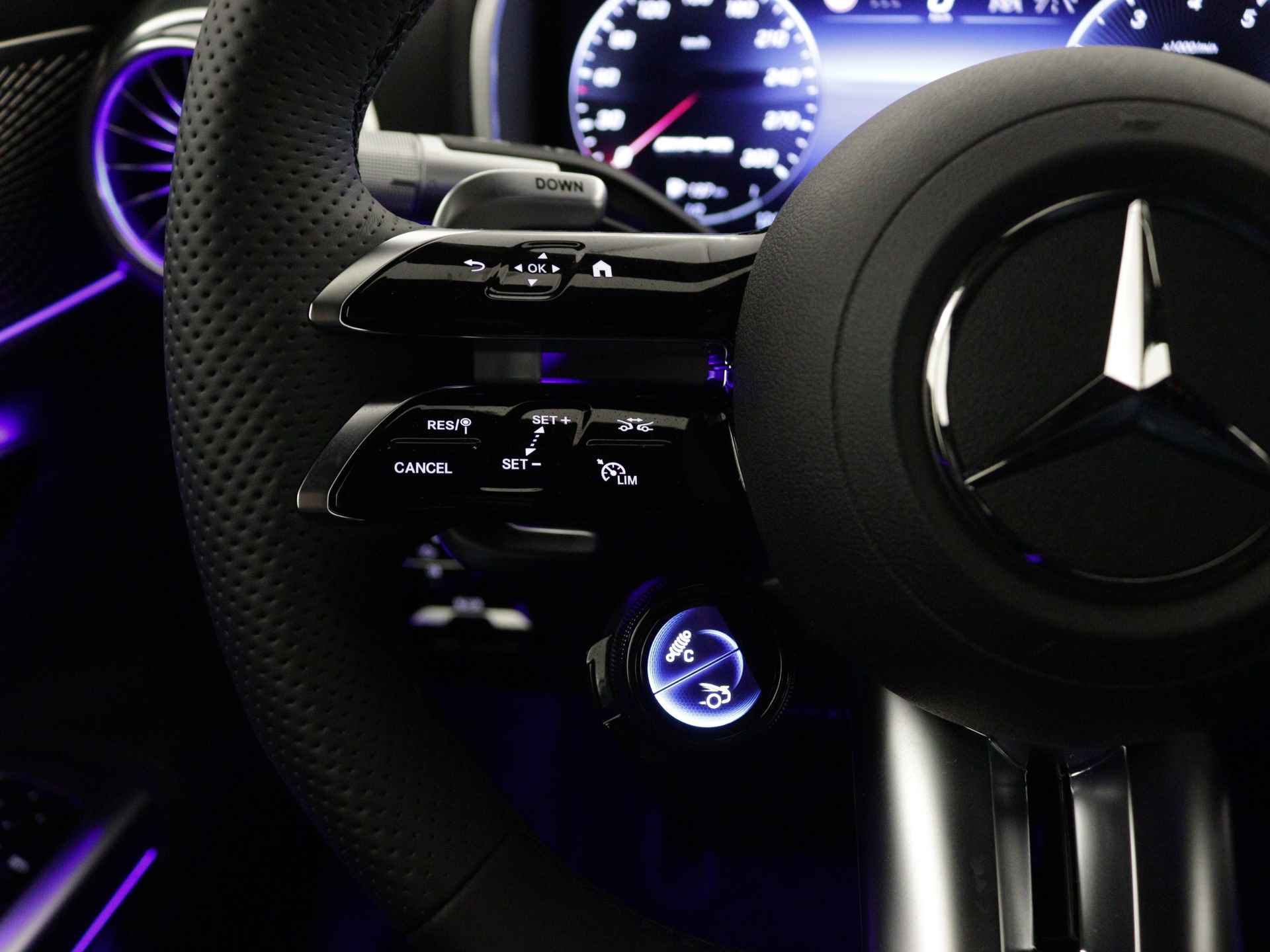 Mercedes-Benz SL-Klasse Roadster 43 | AMG DYNAMIC PLUS pakket | AMG Nightpakket | V8 Stylingpakket exterieur | 21" 10-dubbelspaaks gesmede AMG-velgen, zilver | ENERGIZING-pakket | Burmester Surround Sound systeem | Parkeerpakket met achteruitrijcamera | - 18/47