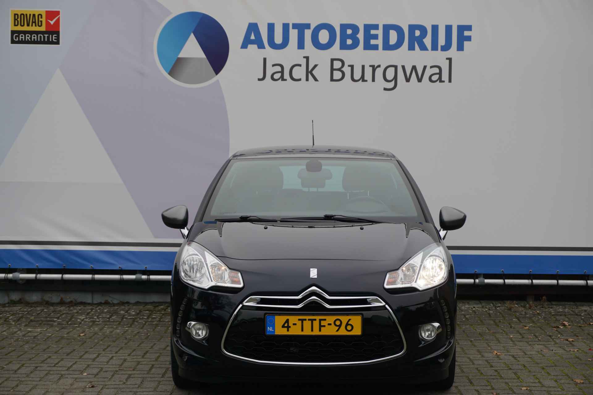 Citroën DS3 1.2 VTi So Chic Cruiesecontr. | PDC | Navi * All in prijs * - 4/26