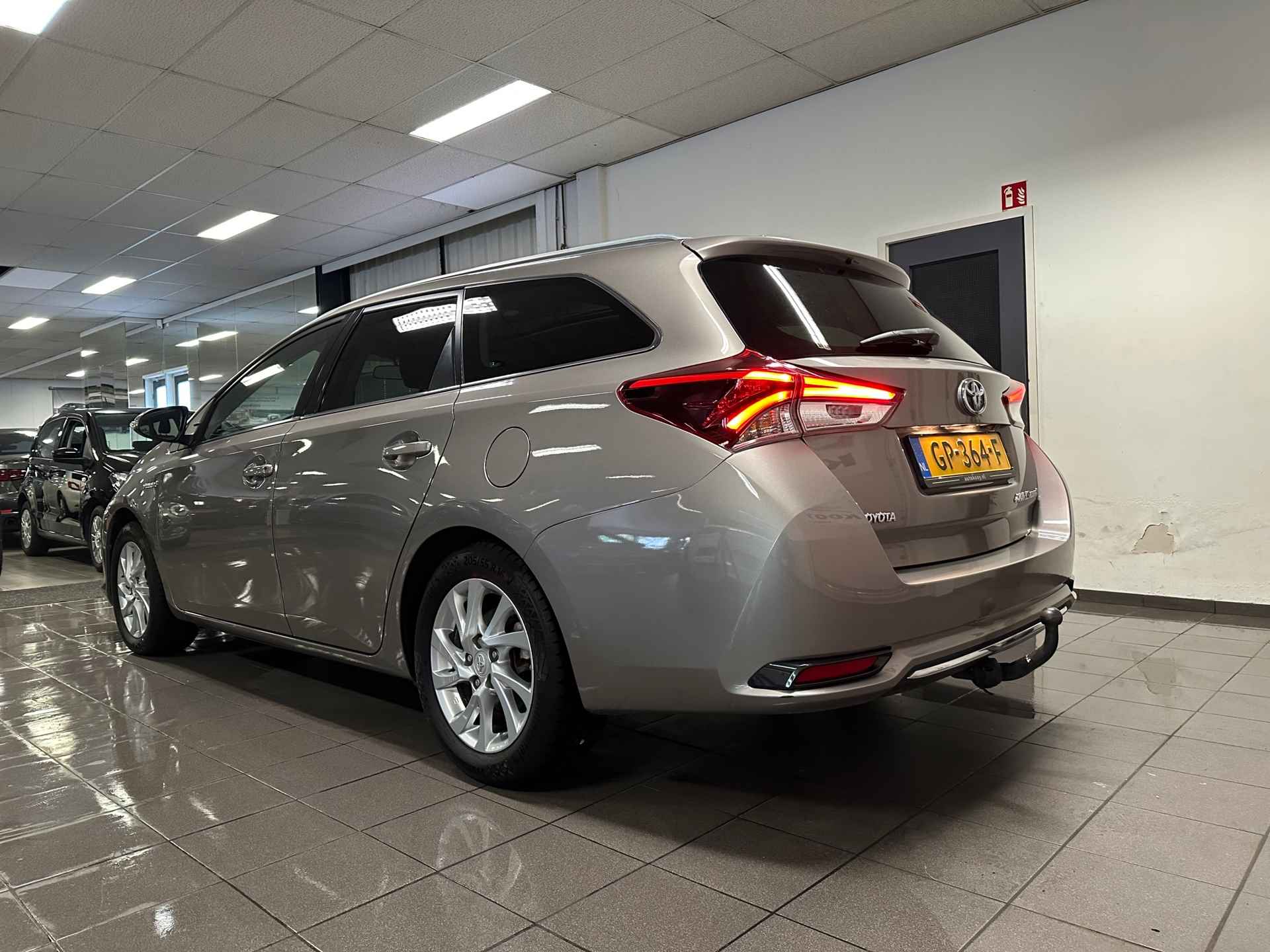 Toyota Auris Touring Sports 1.8 Hybrid Lease * Panoramadak / Navigatie / Camera / NL Auto * - 3/24