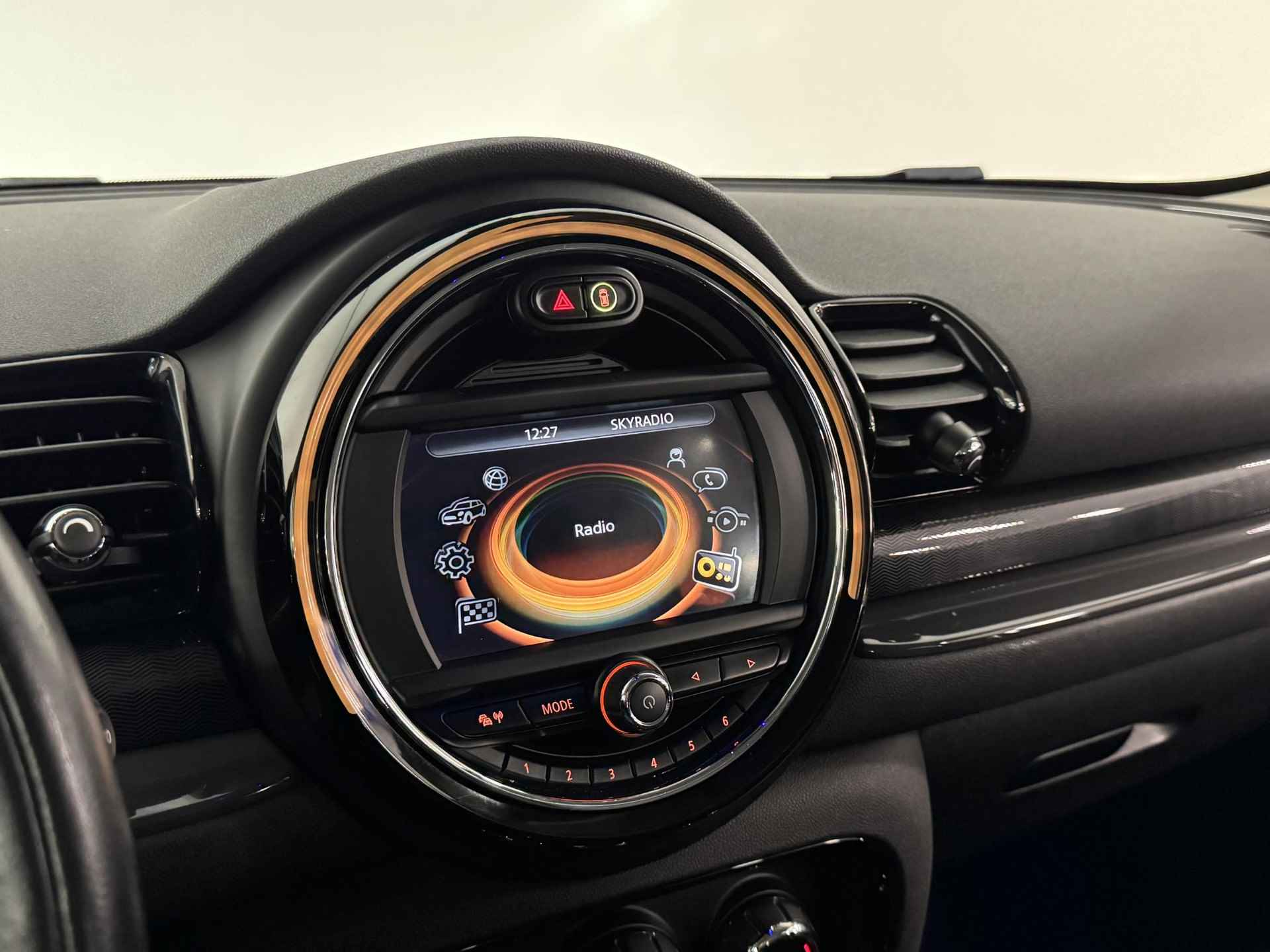 Mini Clubman 1.5 Cooper Chili Serious Business | Navigatie | Sportstoelen | Parkeersensoren | Stoelverwarming - 22/43