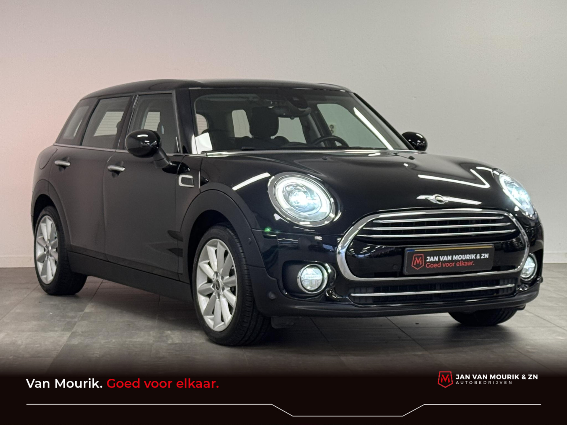 Mini Clubman 1.5 Cooper Chili Serious Business | Navigatie | Sportstoelen | Parkeersensoren | Stoelverwarming