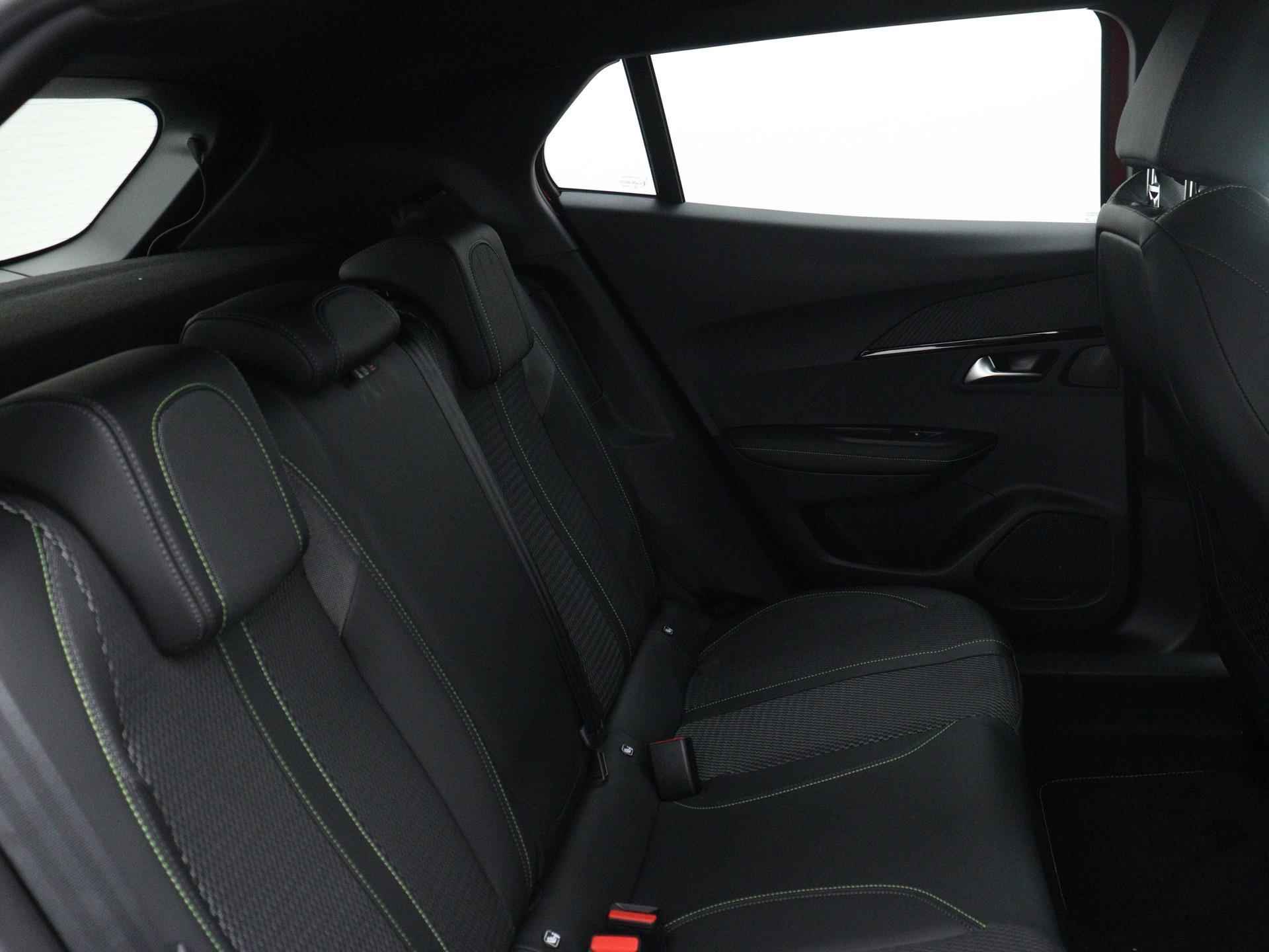 Peugeot e-2008 EV 54 kWh GT 156pk Automaat | Nieuw Model | Navigatie | Sportstoelen | Camera Voor | Dodehoek Detectie | Adaptieve Cruise Control - 23/39