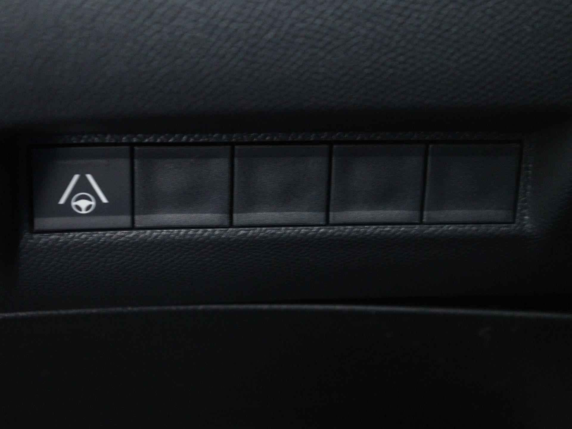 Peugeot e-2008 EV 54 kWh GT 156pk Automaat | Nieuw Model | Navigatie | Sportstoelen | Camera Voor | Dodehoek Detectie | Adaptieve Cruise Control - 25/39