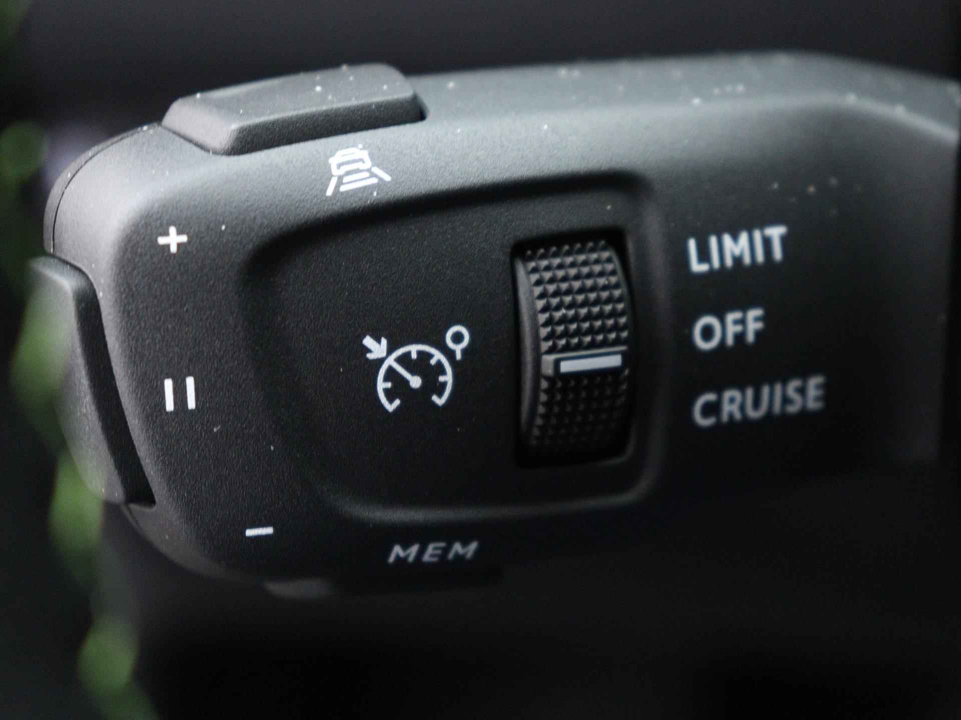 Peugeot e-2008 EV 54 kWh GT 156pk Automaat | Nieuw Model | Navigatie | Sportstoelen | Camera Voor | Dodehoek Detectie | Adaptieve Cruise Control - 28/39