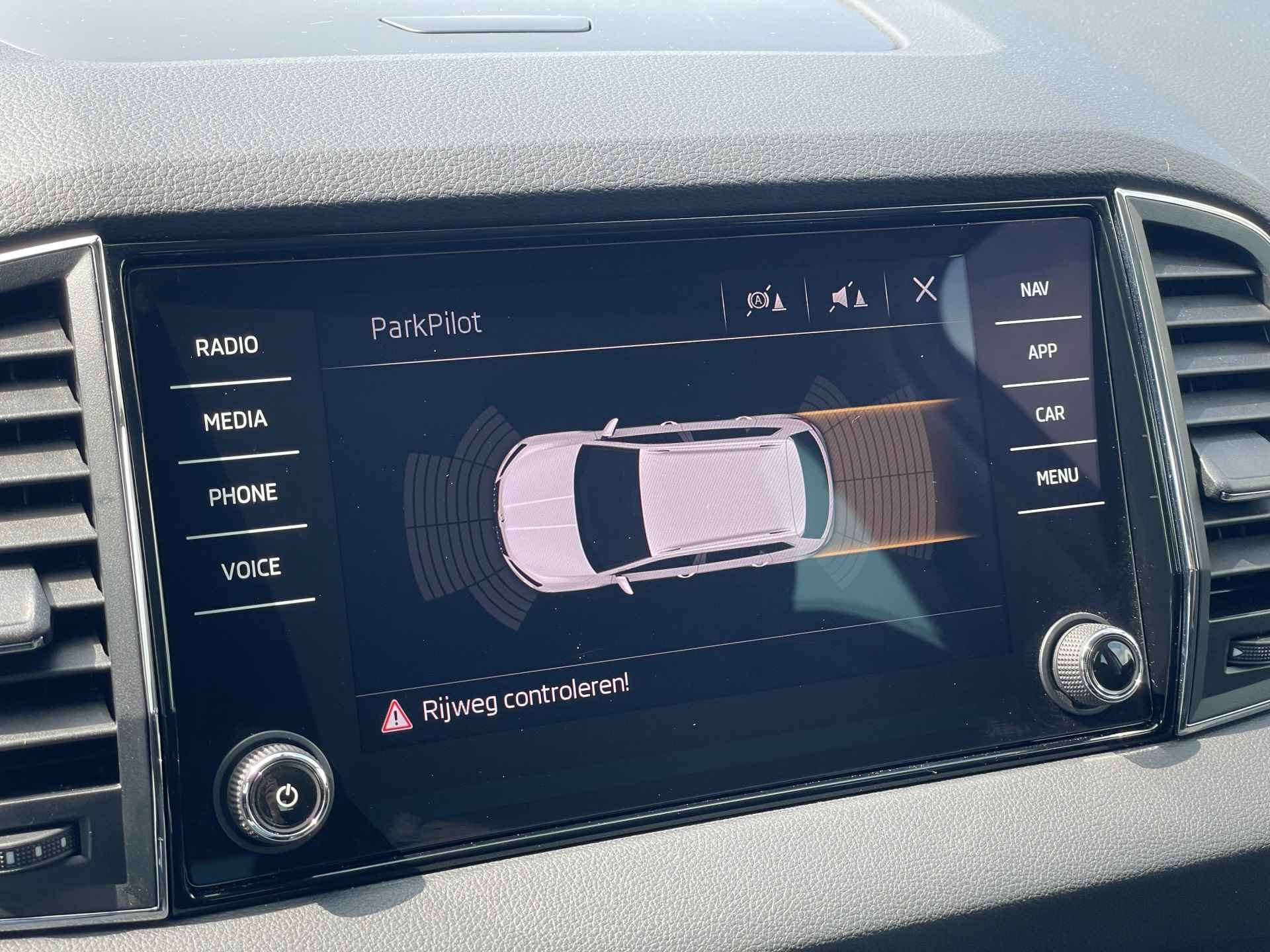 Škoda Karoq 1.5 TSI ACT Ambition Business | Adapt. Cruise Control | Carplay | Trekhaak | Parkeersensoren v+a | - 10/39