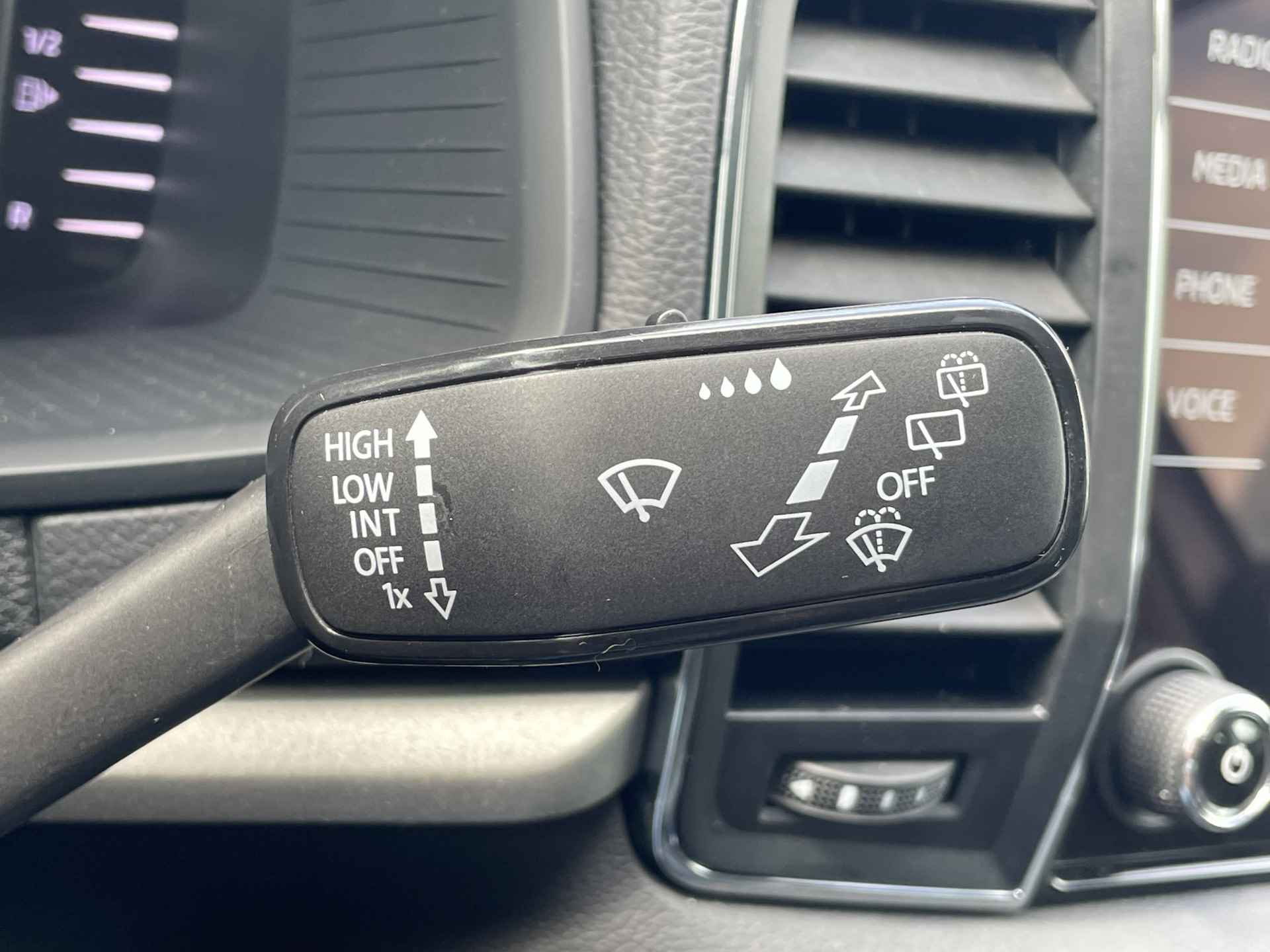 Škoda Karoq 1.5 TSI ACT Ambition Business | Adapt. Cruise Control | Carplay | Trekhaak | Parkeersensoren v+a | - 30/39