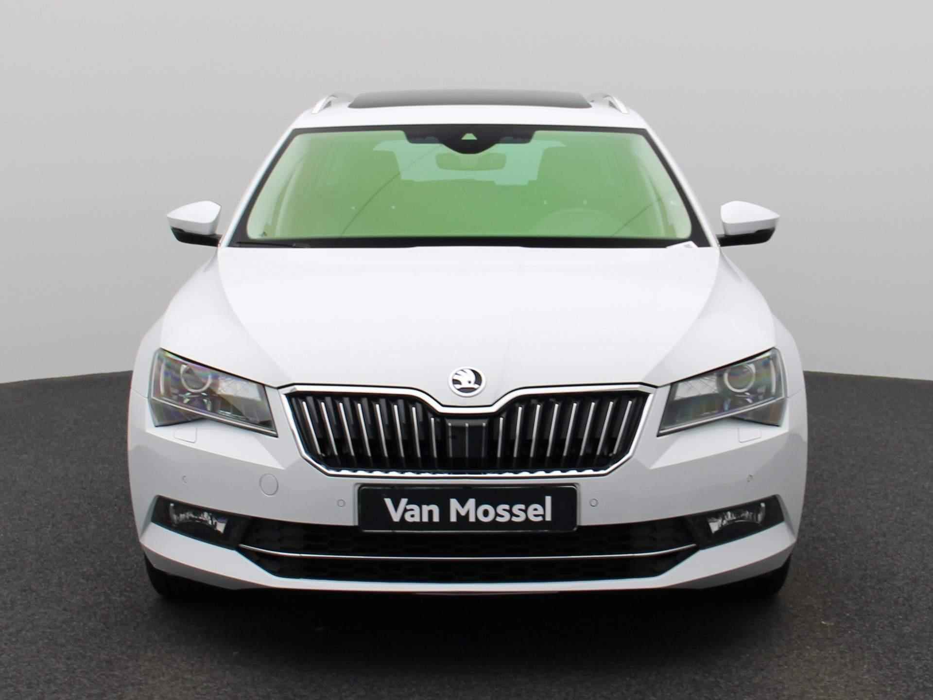 Skoda Superb Combi 1.4 TSI ACT Style | TREKHAAK | NAVIGATIE | LEDER | PANORAMADAK | ELKTRISCHE ACHTERKLEP | - 3/46