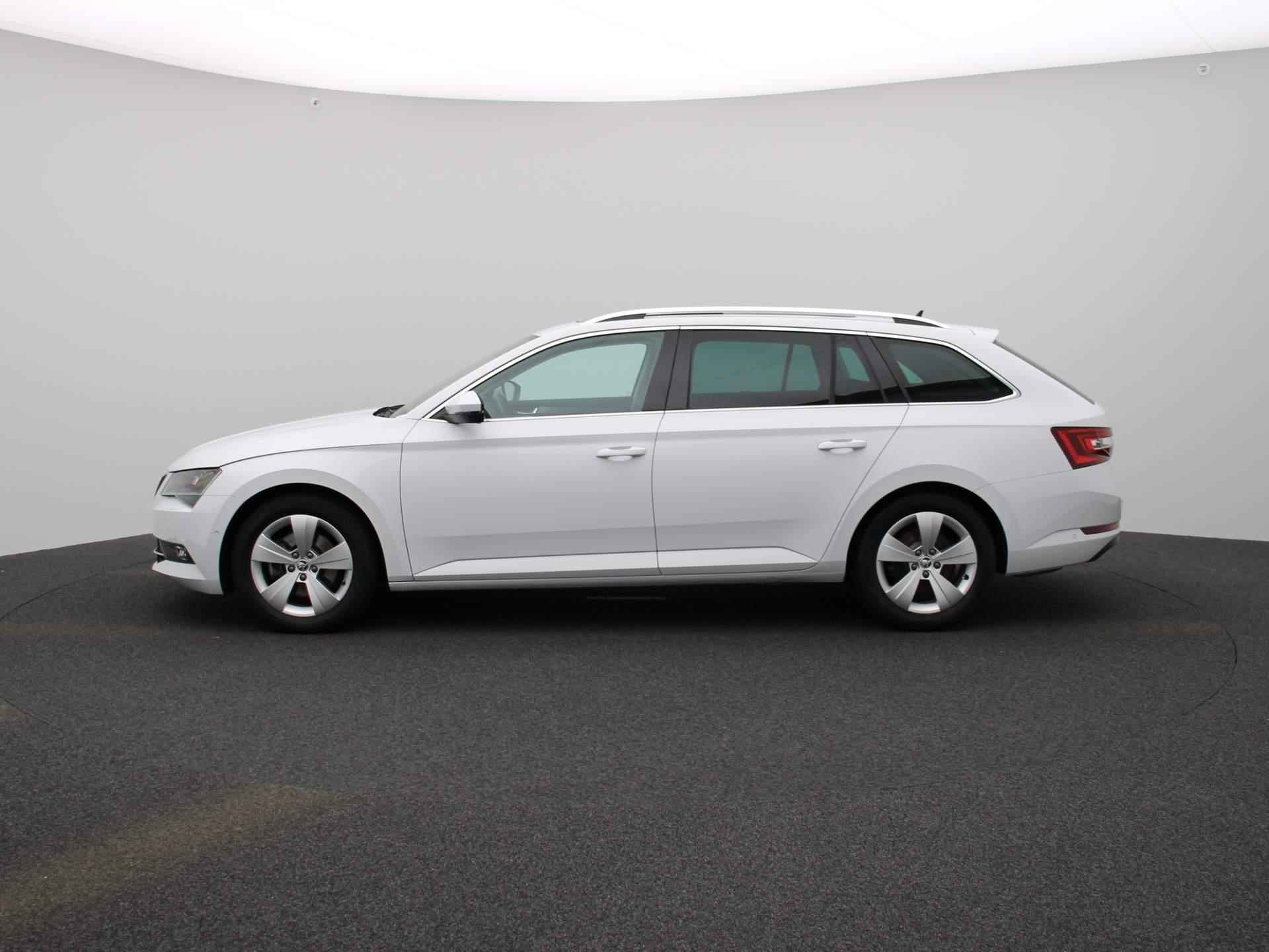 Skoda Superb Combi 1.4 TSI ACT Style | TREKHAAK | NAVIGATIE | LEDER | PANORAMADAK | ELKTRISCHE ACHTERKLEP | - 4/46