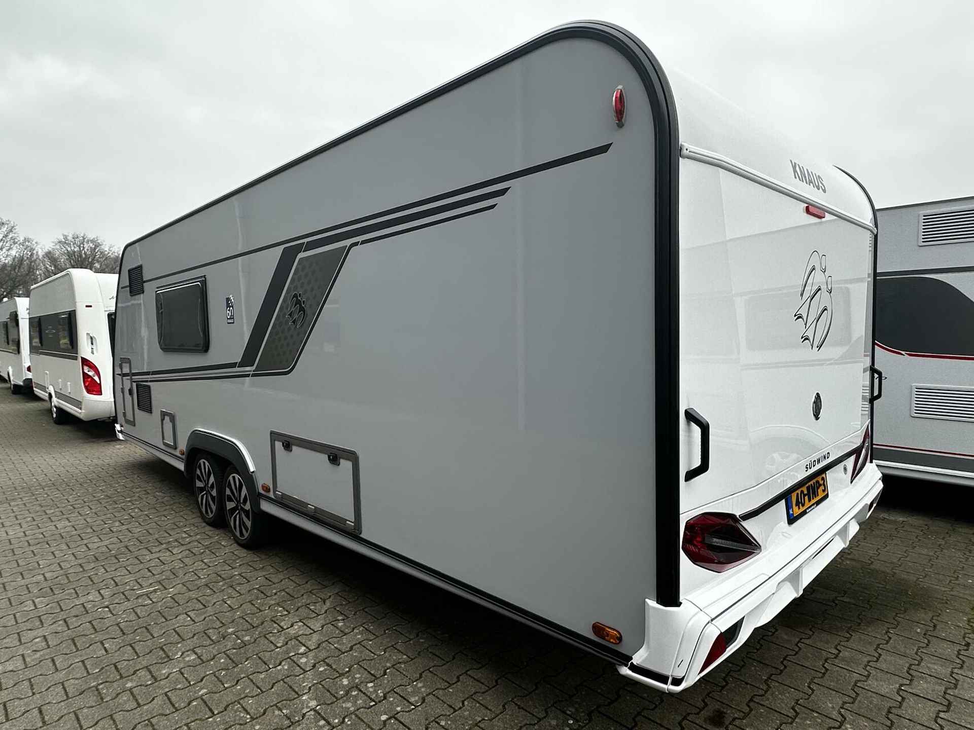 Knaus 60 Years Edition 650 PXB, QUEENSBED, BADKAMER, RONDZIT - 5/26