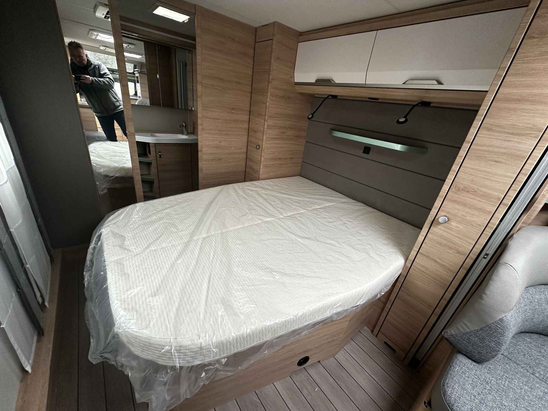 Knaus 60 Years Edition 650 PXB, QUEENSBED, BADKAMER, RONDZIT - 11/26