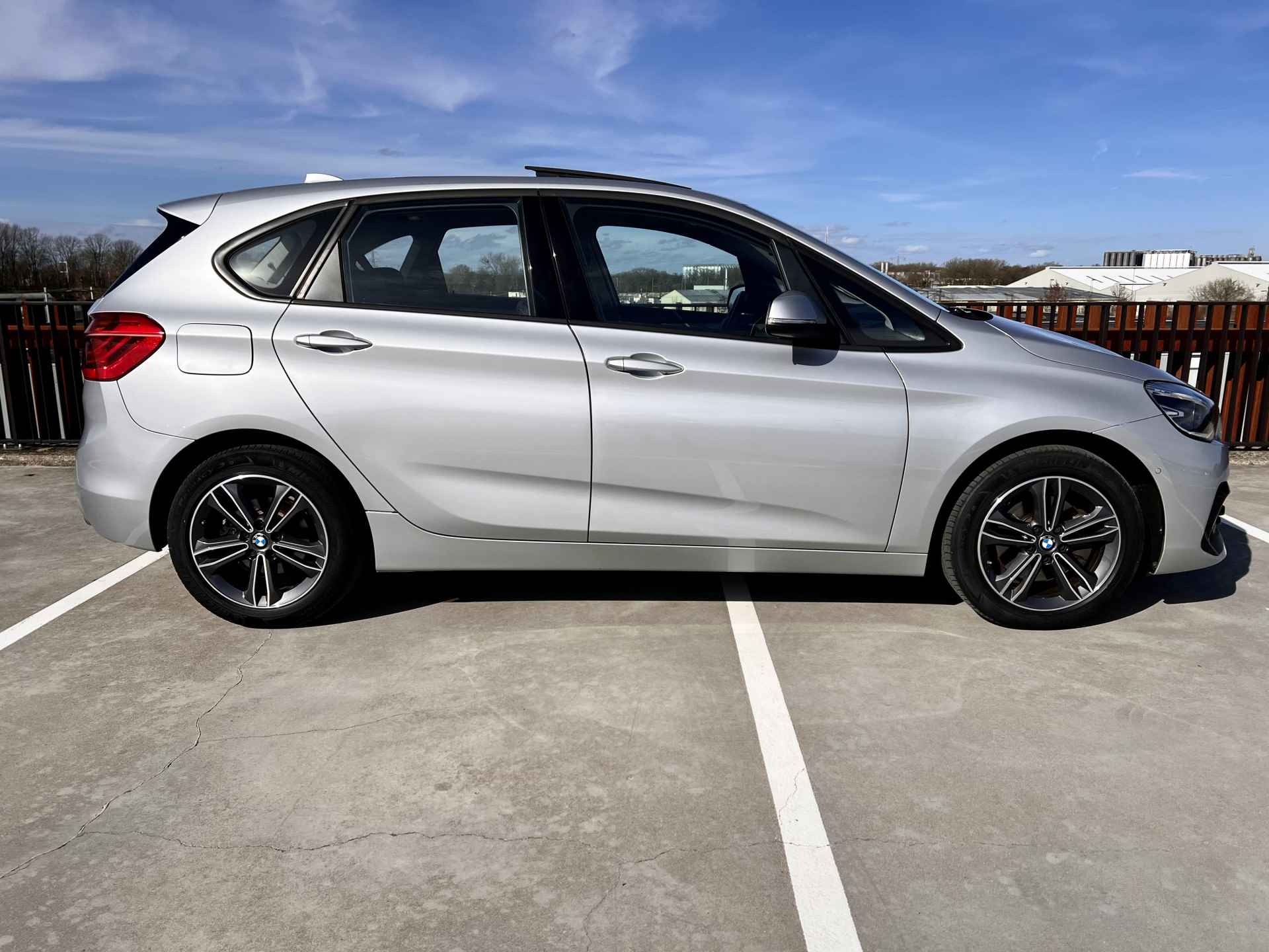 BMW 2 Serie Active Tourer 220i High Executive Edition | Navi | Pano | Elek.Klep | Cruise | Afn. Trekh. | | dealer auto | BMW Premium Selection 2 jaar garantie | % Bovag Occasion Partner % - 11/51