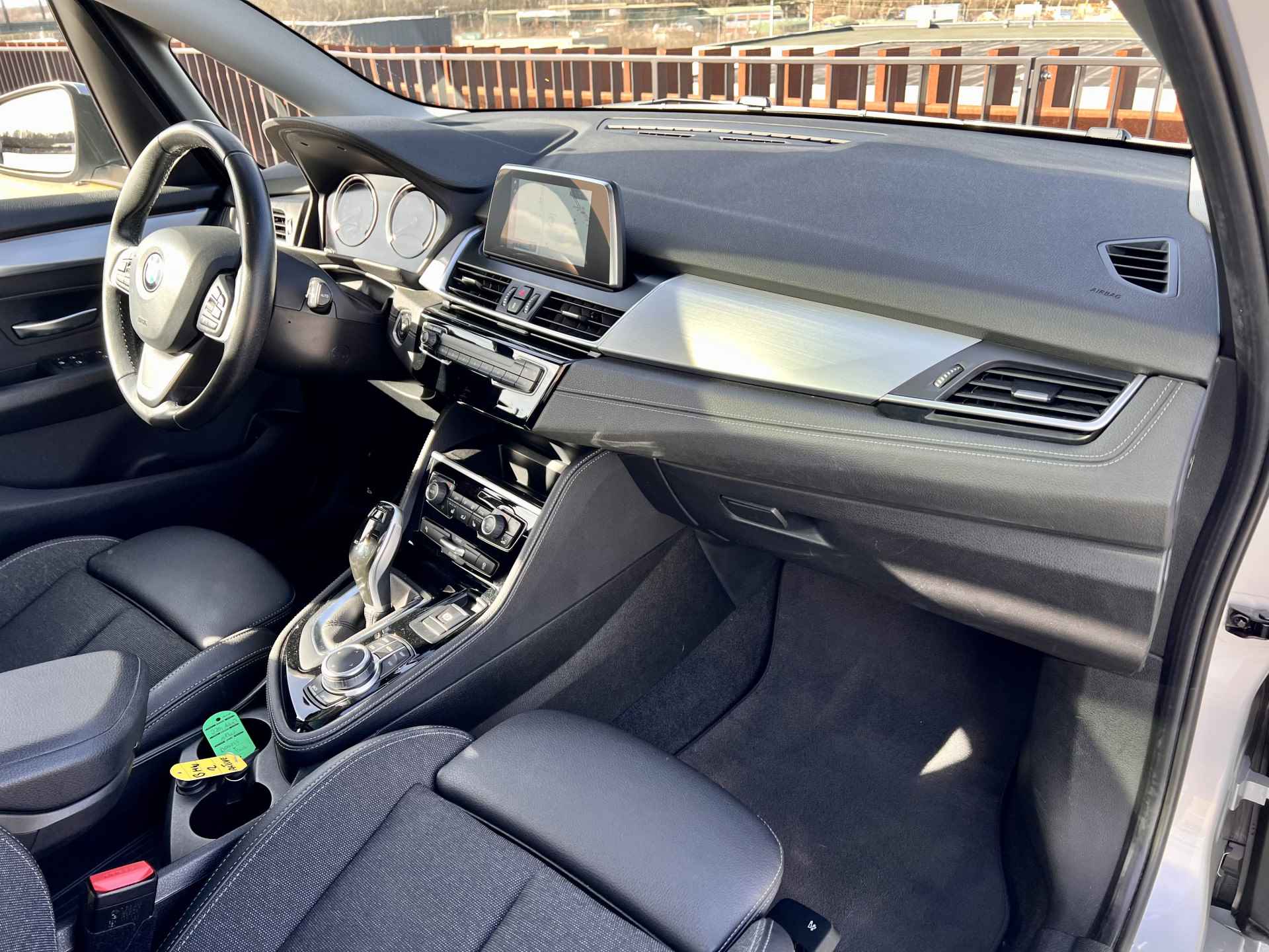 BMW 2 Serie Active Tourer 220i High Executive Edition | Navi | Pano | Elek.Klep | Cruise | Afn. Trekh. | | dealer auto | BMW Premium Selection 2 jaar garantie | % Bovag Occasion Partner % - 27/51