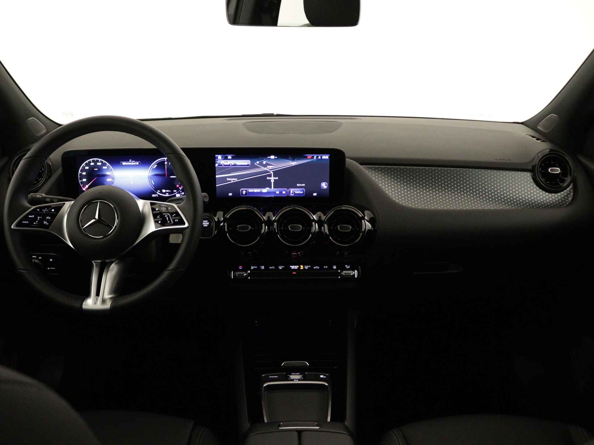 Mercedes-Benz GLA 250 e Star Edition | Trekhaak | Verwarmde stoelen vooraan | Achteruitrijcamera | Comfortstoelen voor | Dodehoekassistent | USB-pakket plus | Parkeerpakket met achteruitrijcamera | - 26/41