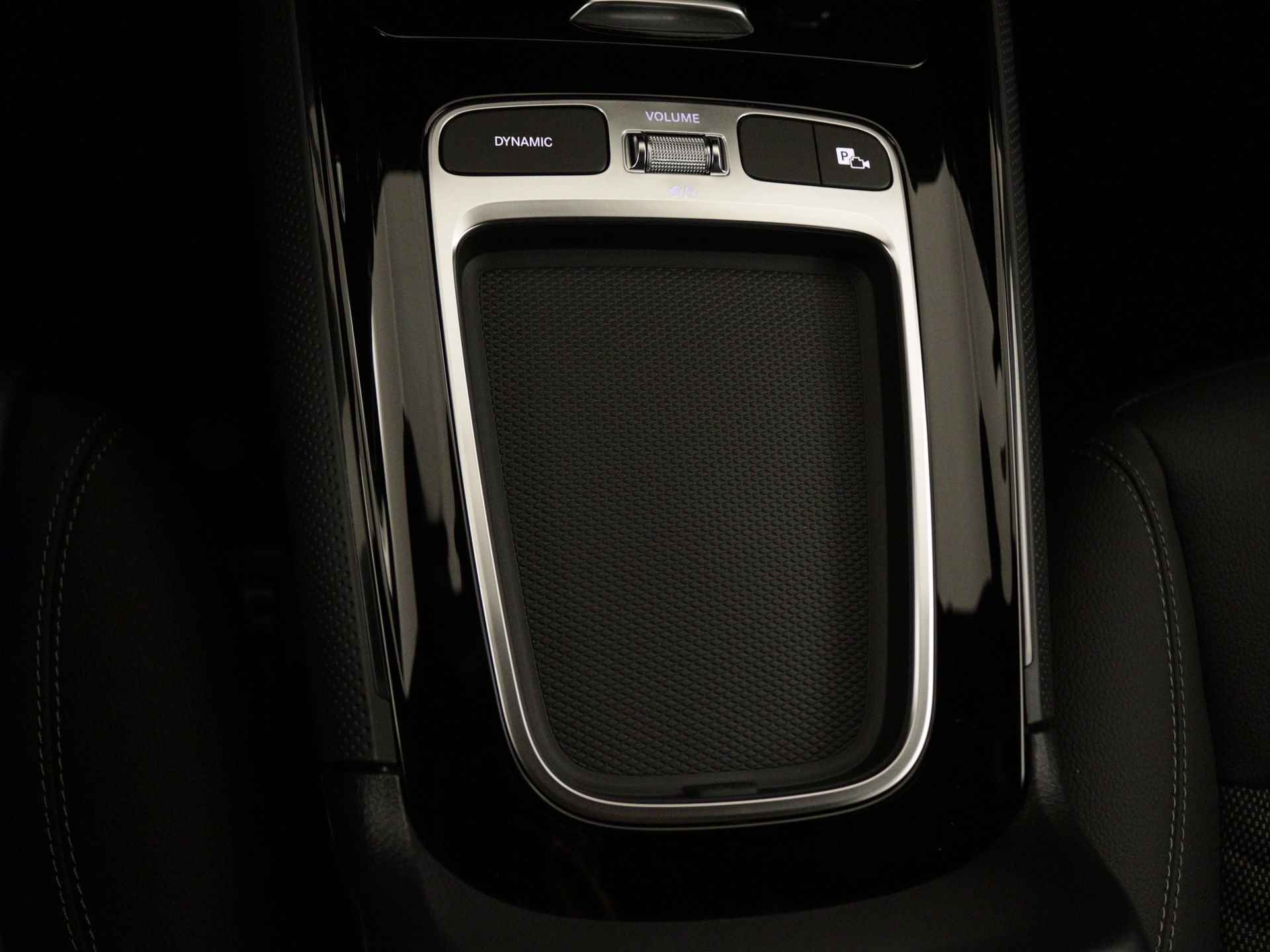 Mercedes-Benz GLA 250 e Star Edition | Trekhaak | Verwarmde stoelen vooraan | Achteruitrijcamera | Comfortstoelen voor | Dodehoekassistent | USB-pakket plus | Parkeerpakket met achteruitrijcamera | - 30/41