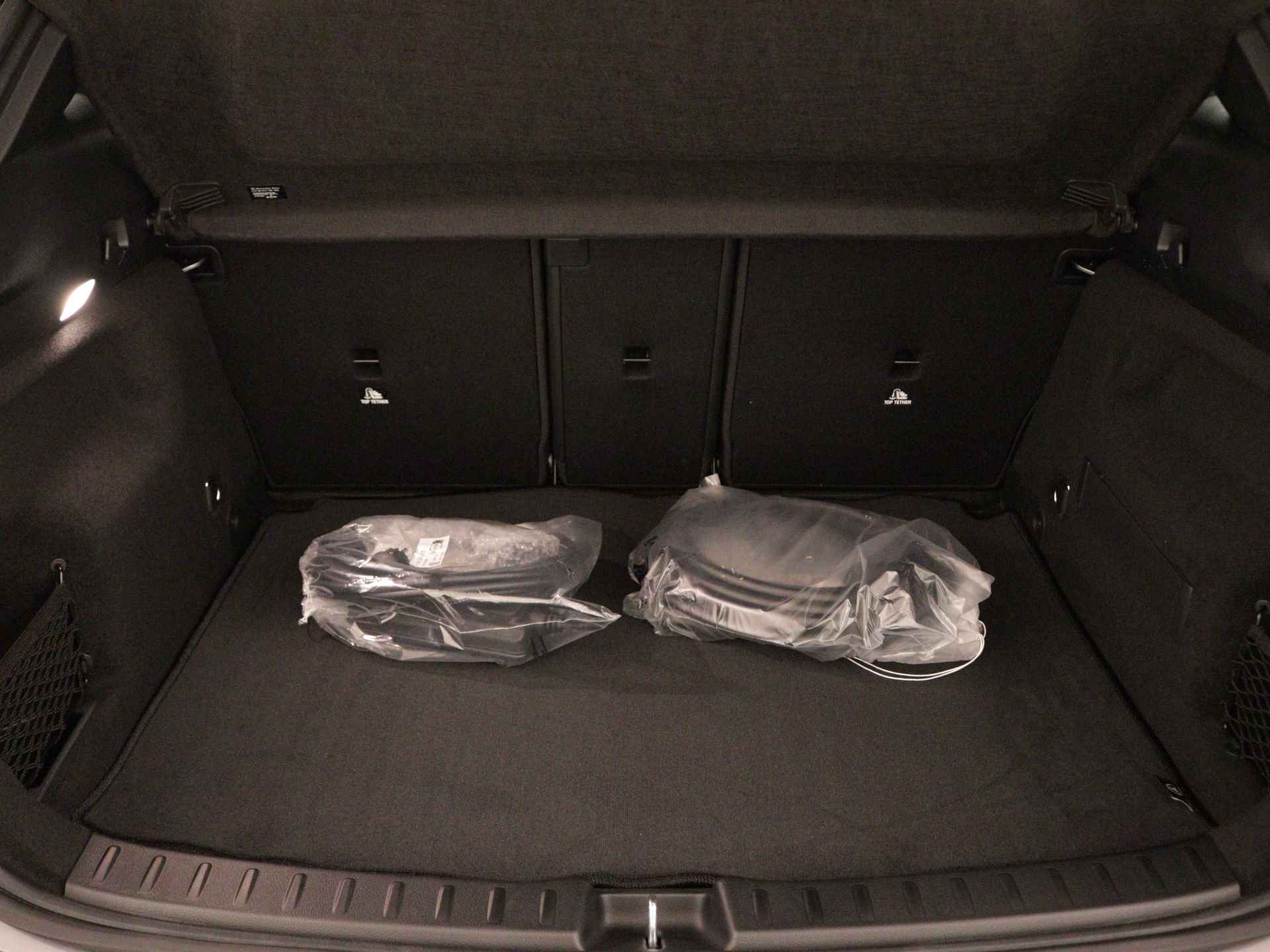 Mercedes-Benz GLA 250 e Star Edition | Trekhaak | Verwarmde stoelen vooraan | Achteruitrijcamera | Comfortstoelen voor | Dodehoekassistent | USB-pakket plus | Parkeerpakket met achteruitrijcamera | - 33/41