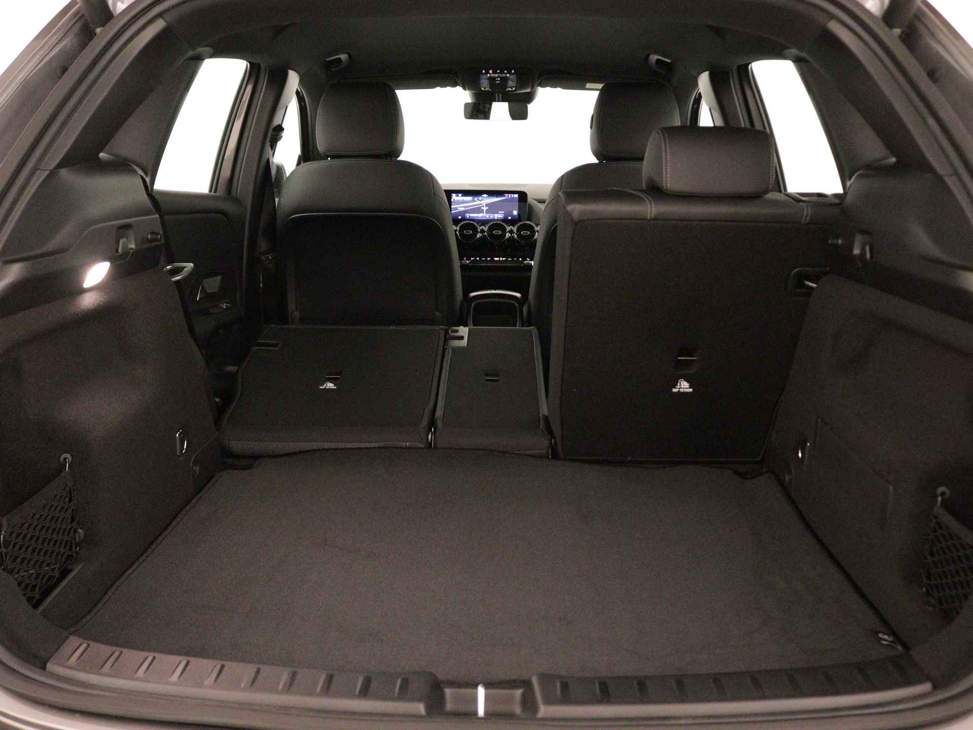 Mercedes-Benz GLA 250 e Star Edition | Trekhaak | Verwarmde stoelen vooraan | Achteruitrijcamera | Comfortstoelen voor | Dodehoekassistent | USB-pakket plus | Parkeerpakket met achteruitrijcamera | - 35/41