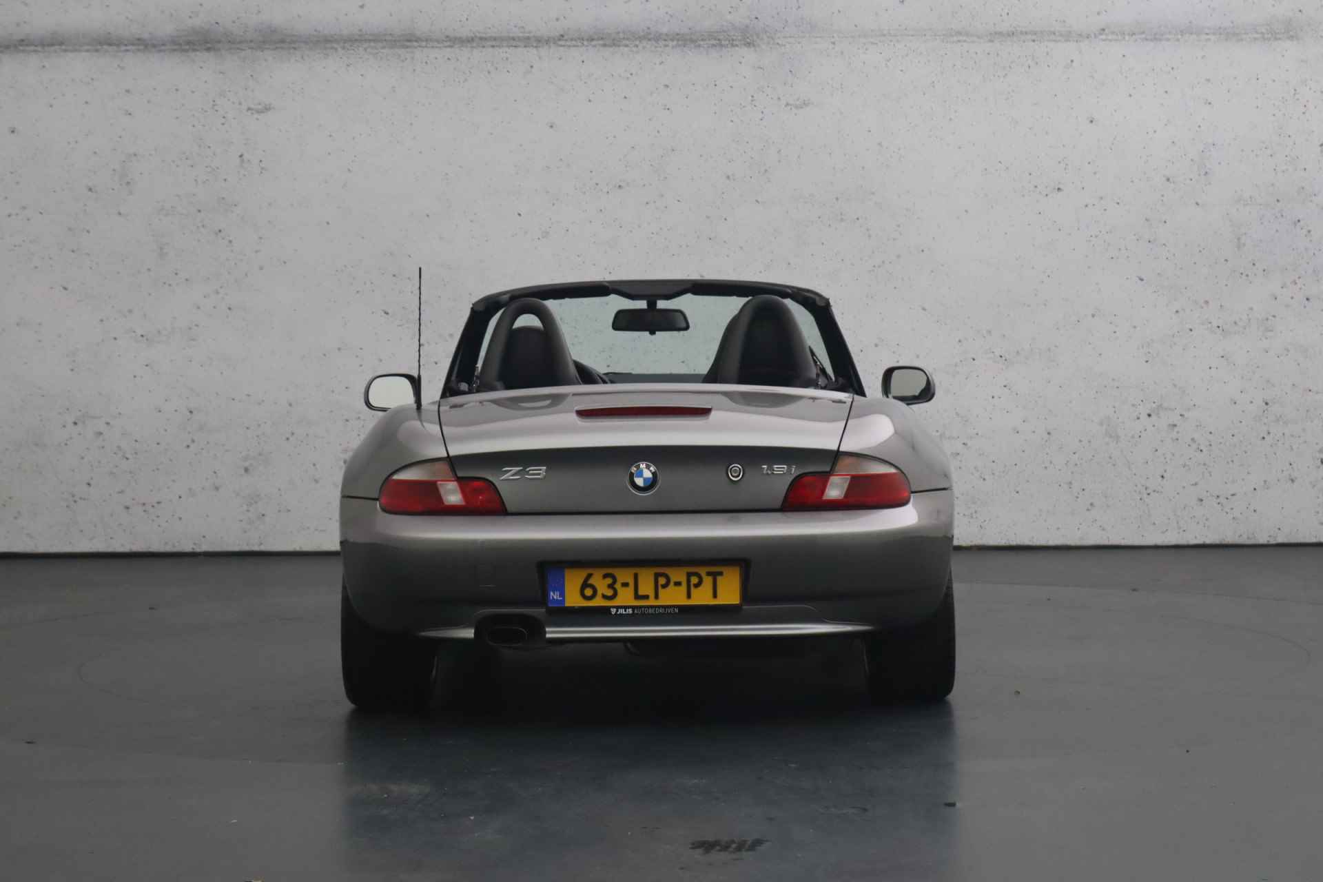 BMW Z3 Roadster 1.9i Sport Line Cabrio | In nieuwstaat | Airconditioning | Lederen bekleding | Verwarmde sportstoelen - 10/23