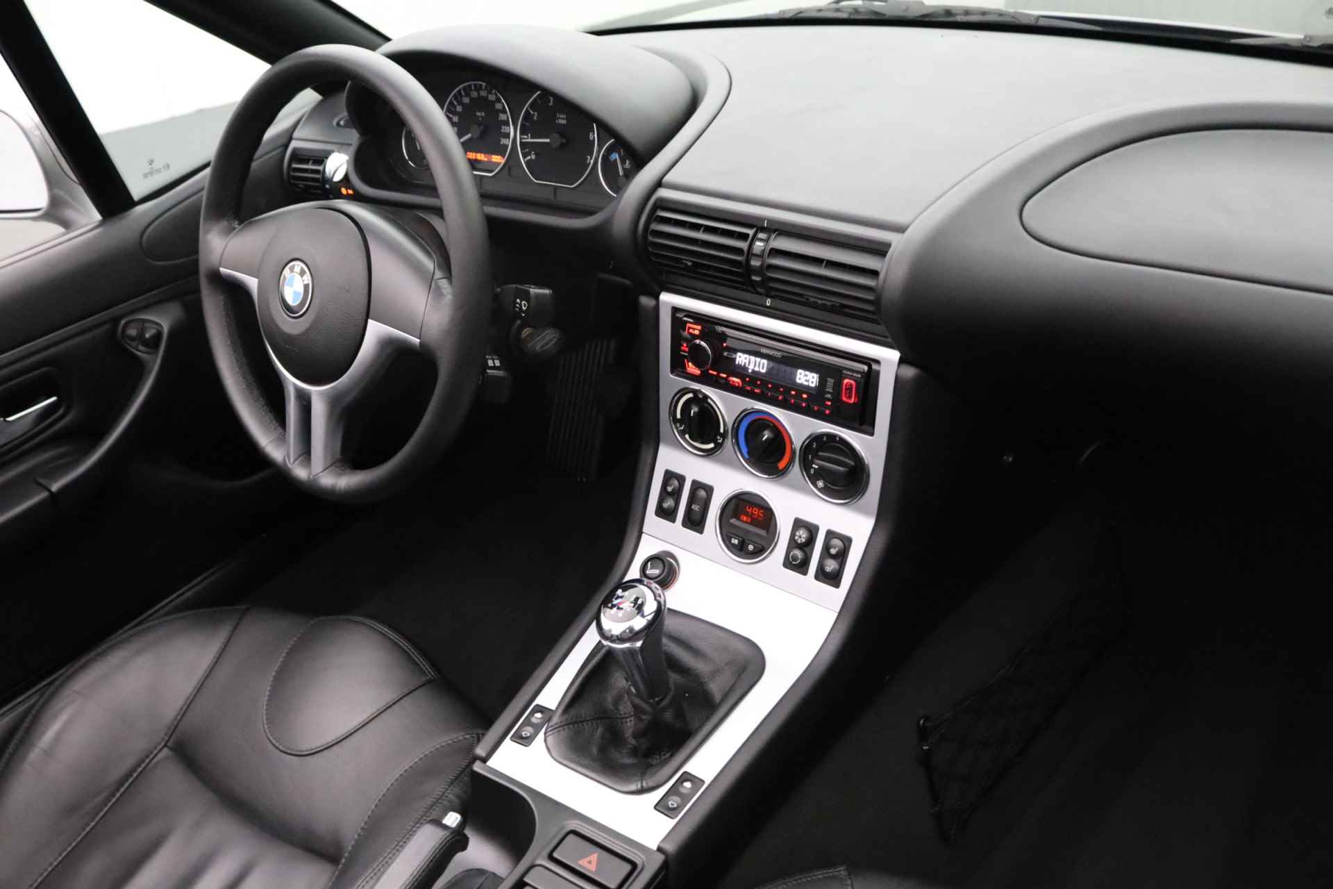 BMW Z3 Roadster 1.9i Sport Line Cabrio | In nieuwstaat | Airconditioning | Lederen bekleding | Verwarmde sportstoelen - 13/23