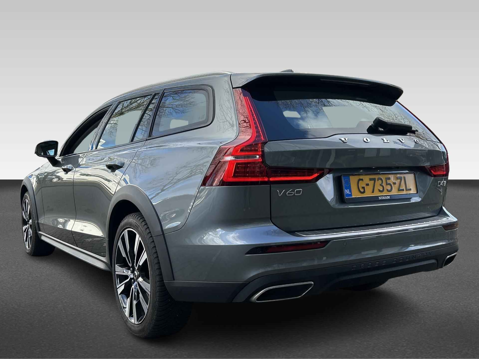 Volvo V60 Cross Country 2.0 D4 AWD Pro |  head-up | schuifdak | trekhaak | dealer onderhouden - 3/34