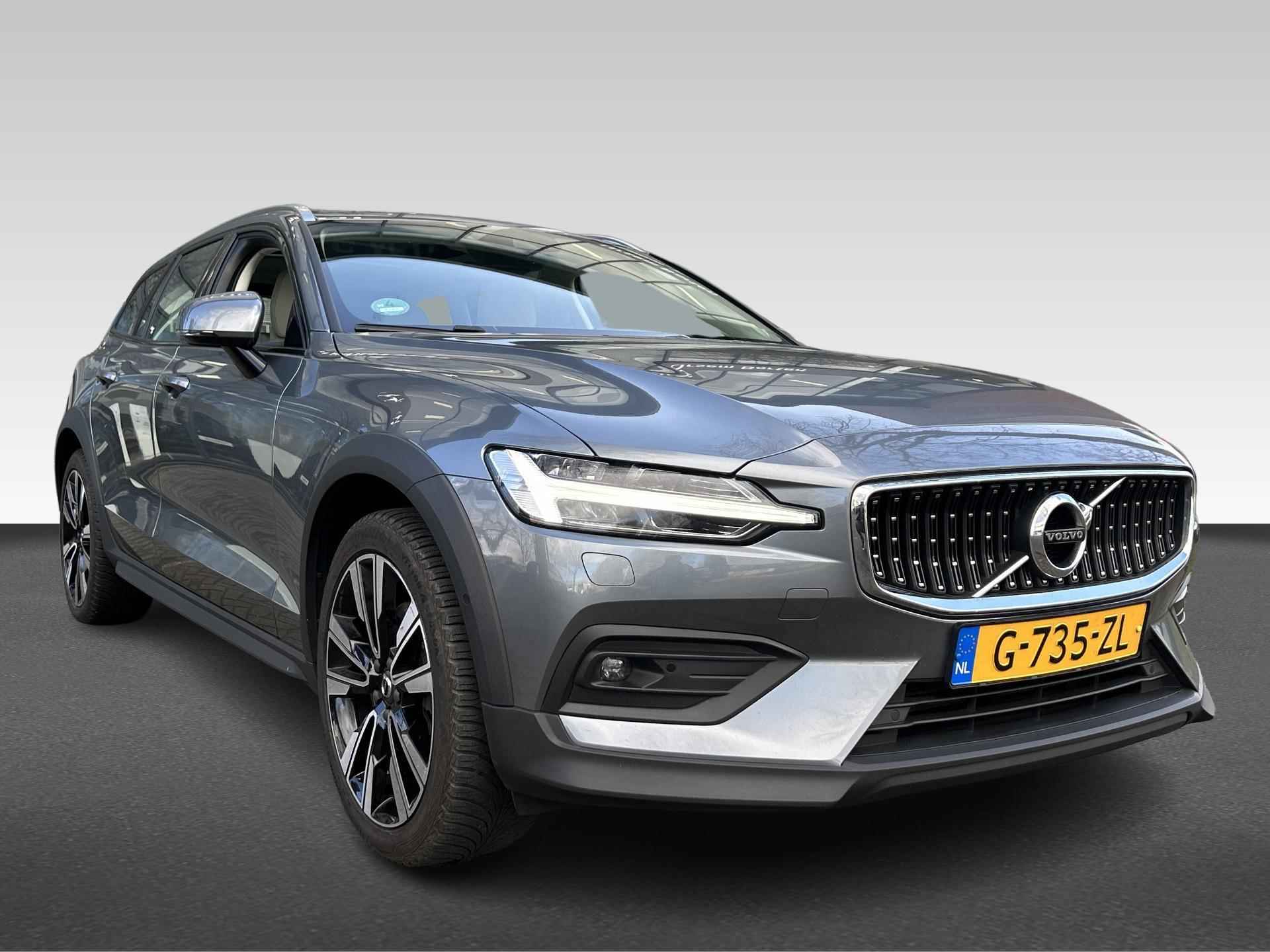 Volvo V60 Cross Country 2.0 D4 AWD Pro |  head-up | schuifdak | trekhaak | dealer onderhouden - 5/34