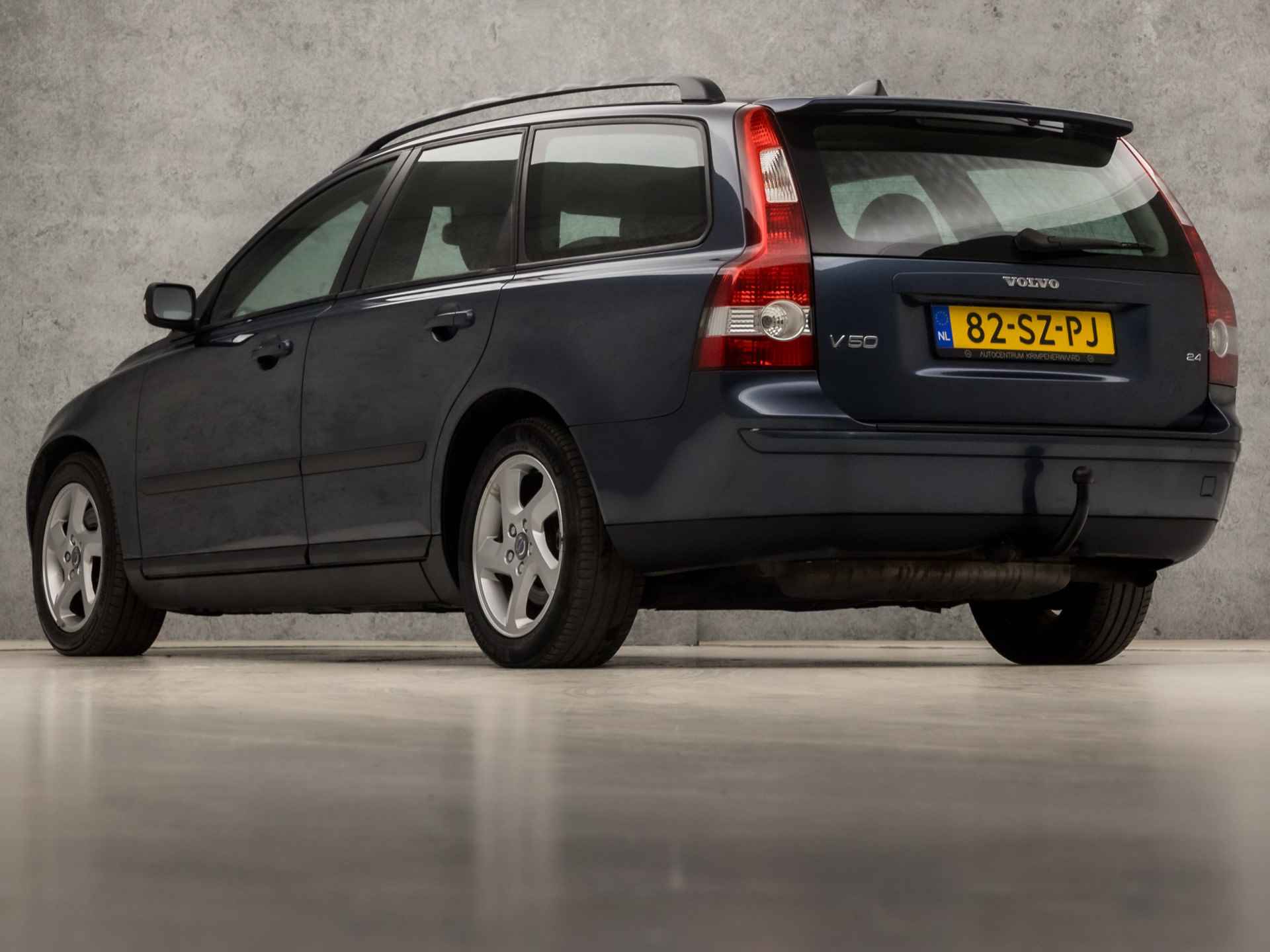 Volvo V50 2.4 141Pk Automaat (5 CILINDER, CLIMATE, CRUISE, XENON, ARMSTEUN, LEDER, SPORTSTOELEN, LM VELGEN, TREKHAAK, NIEUWE APK, NIEUWSTAAT) - 3/31