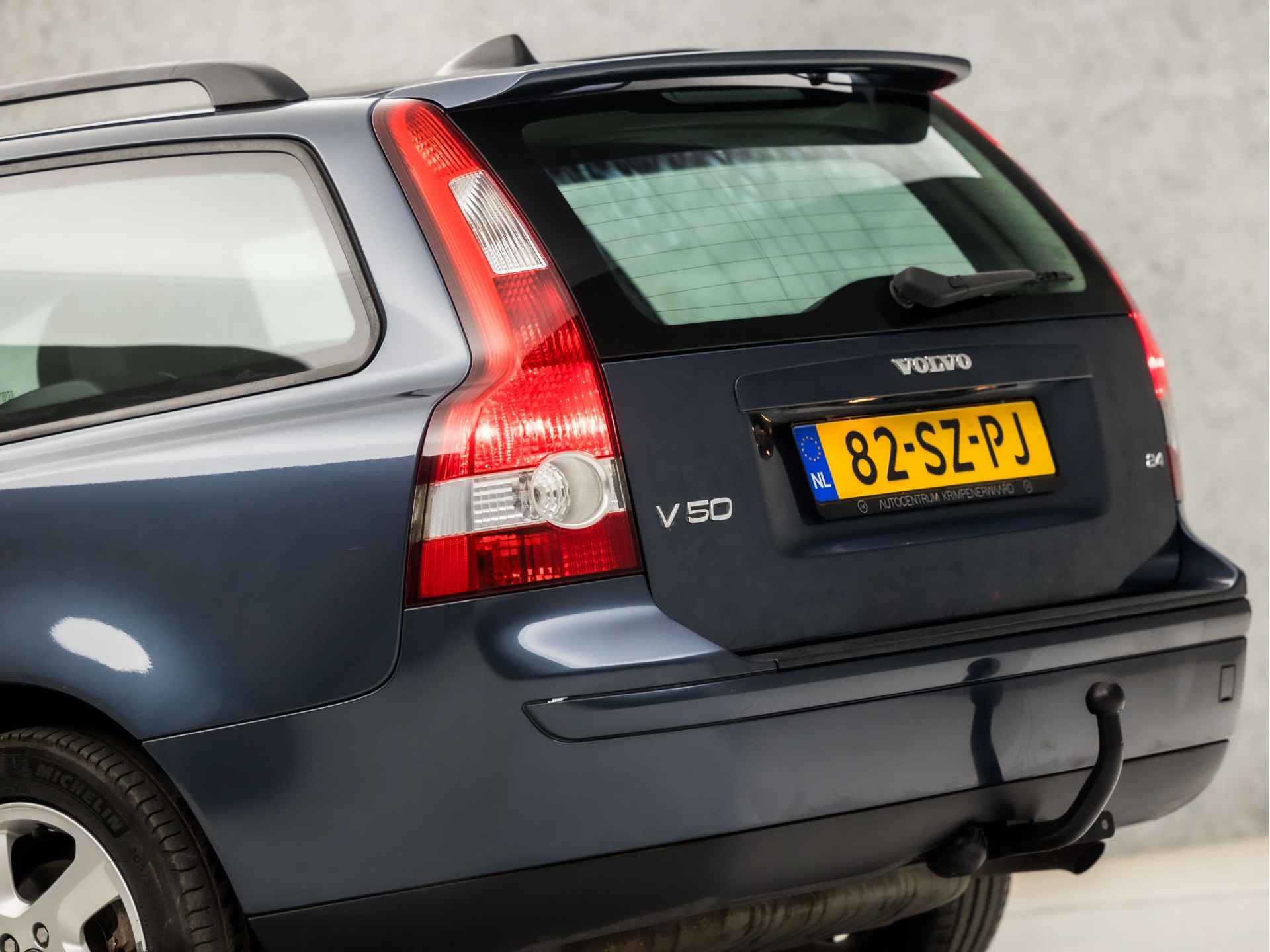 Volvo V50 2.4 141Pk Automaat (5 CILINDER, CLIMATE, CRUISE, XENON, ARMSTEUN, LEDER, SPORTSTOELEN, LM VELGEN, TREKHAAK, NIEUWE APK, NIEUWSTAAT) - 11/31