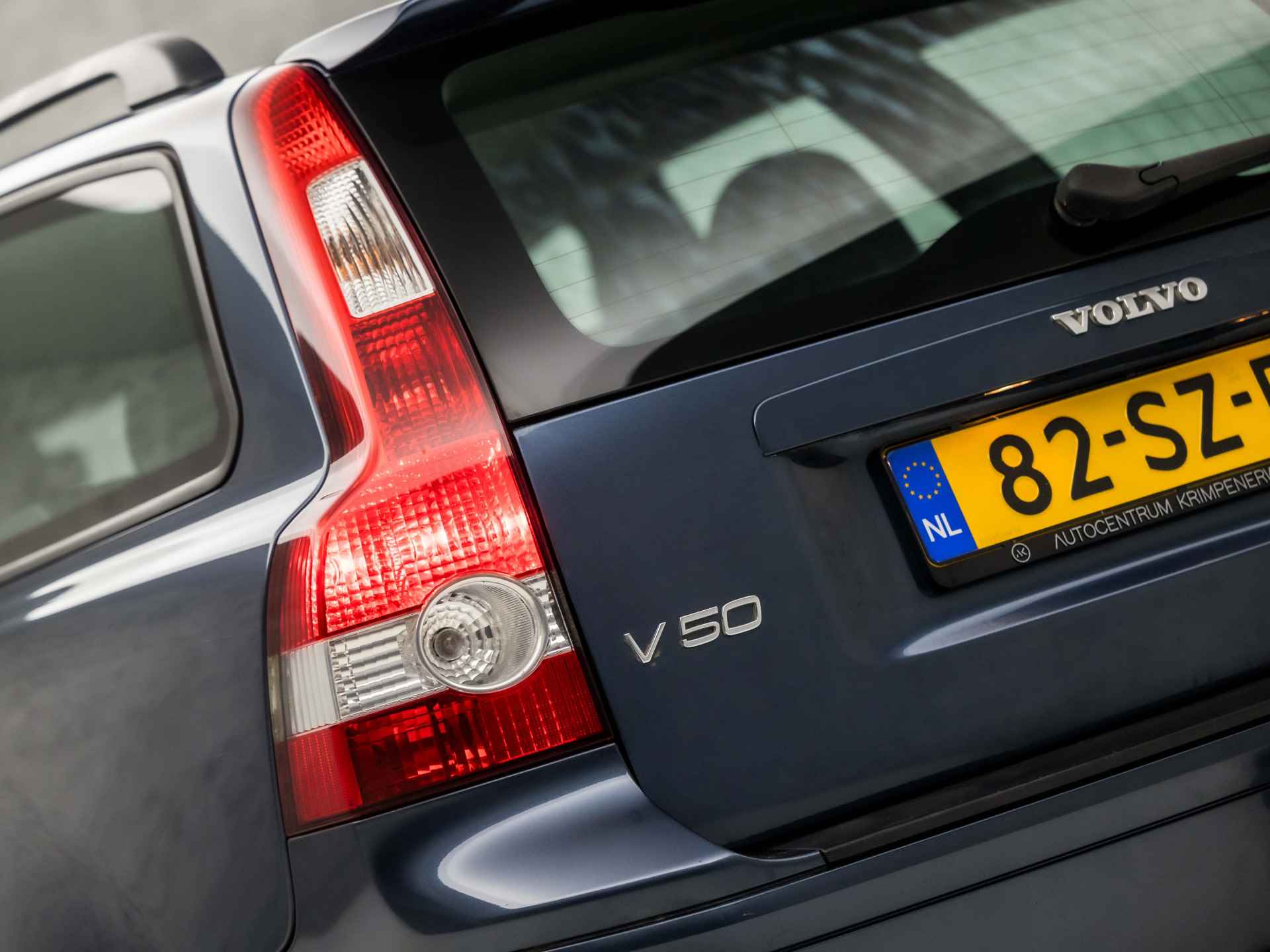 Volvo V50 2.4 141Pk Automaat (5 CILINDER, CLIMATE, CRUISE, XENON, ARMSTEUN, LEDER, SPORTSTOELEN, LM VELGEN, TREKHAAK, NIEUWE APK, NIEUWSTAAT) - 23/31