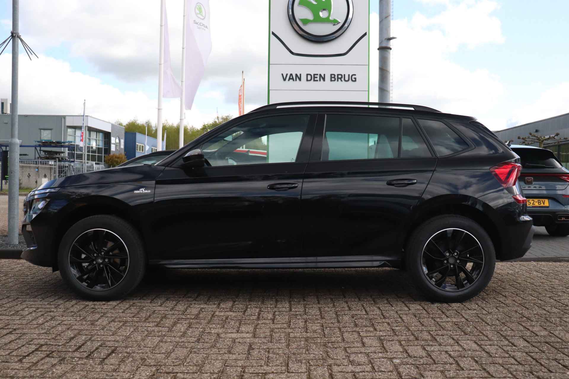 Škoda Kamiq 1.0 TSI Monte Carlo | Private lease €499,- | Panoramadak | Stoelverwarming | 17" lichtmetalen velgen | Matrix LED koplampen | - 6/33