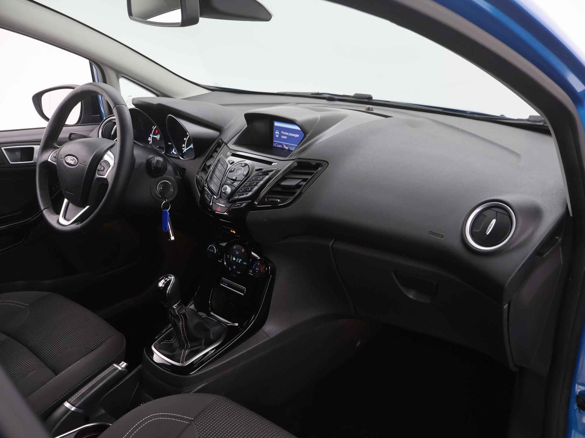 Ford Fiesta 1.0 EcoBoost 100PK Candy Blue Edition NAVI|CLIMA|PDC|CRUISE|16INCHVOORRUITVERWARMING - 21/31