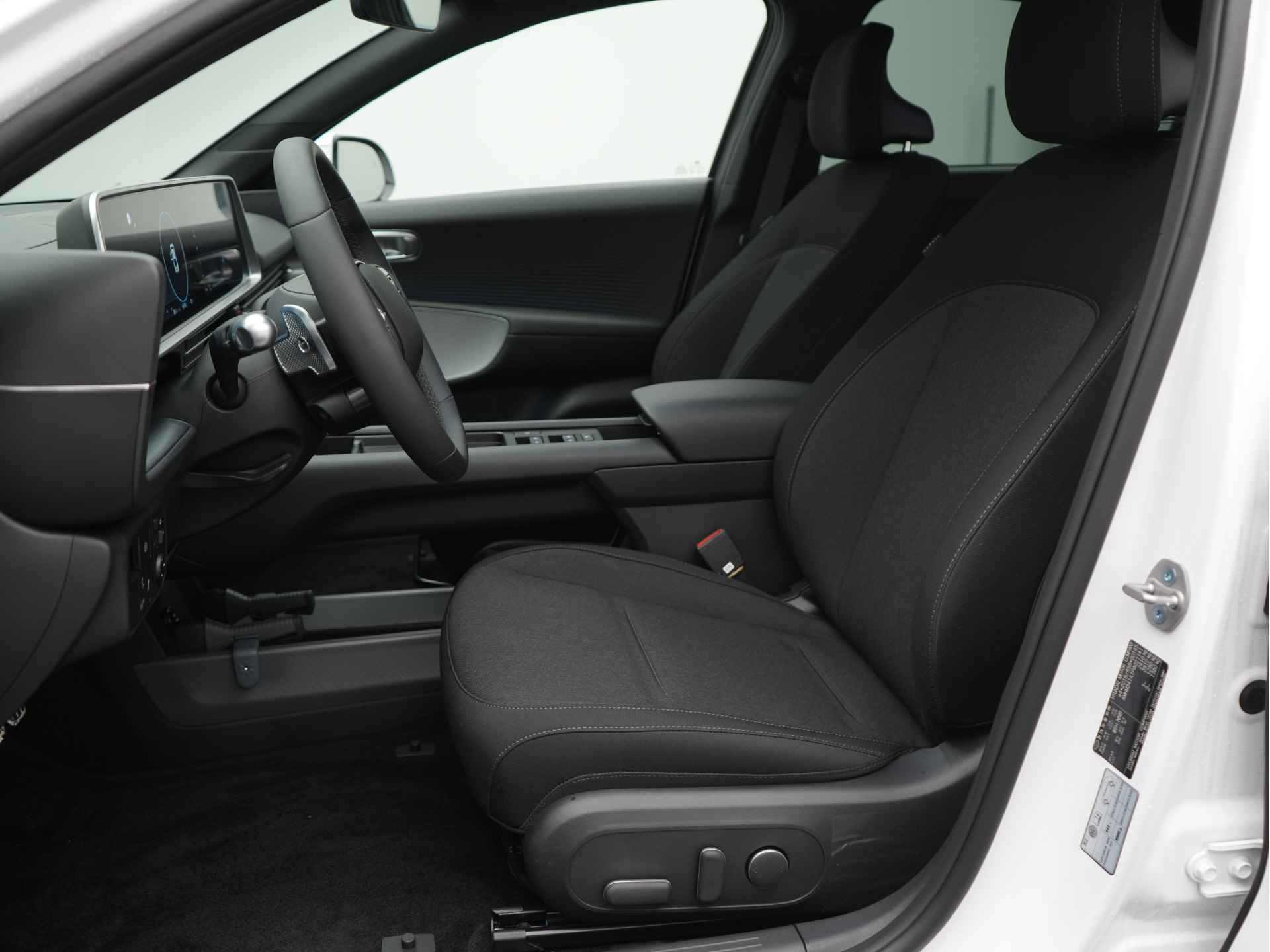 Hyundai IONIQ 6 77 kWh First Edition AWD / € 8.900,- Voorraad Voordeel !! - 7/39