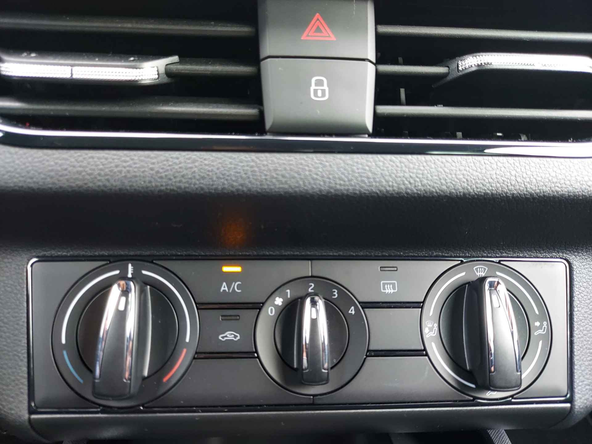 Škoda Kamiq 1.0 TSI DSG Ambition/ FULL-LED/ Sensoren/ Cruise control/ Apple Carplay/ 110 PK (automaat) - 22/30