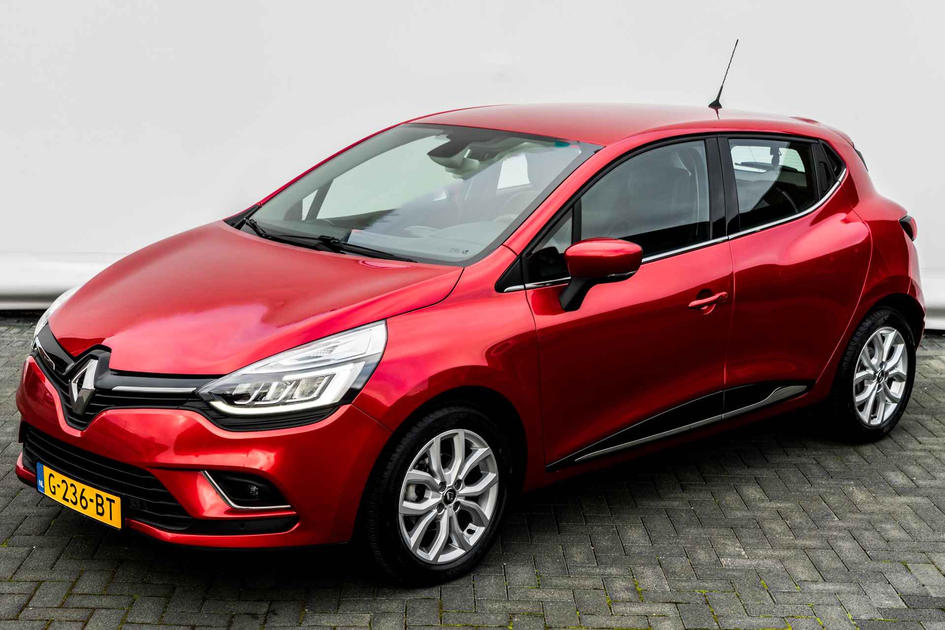 Renault Clio 0.9 90 PK TCe Intens RIJKLAAR 1 e EIGN Clima I  I Navi | PDC V/A | MTLC | Achteruitrijcamera | - 14/36