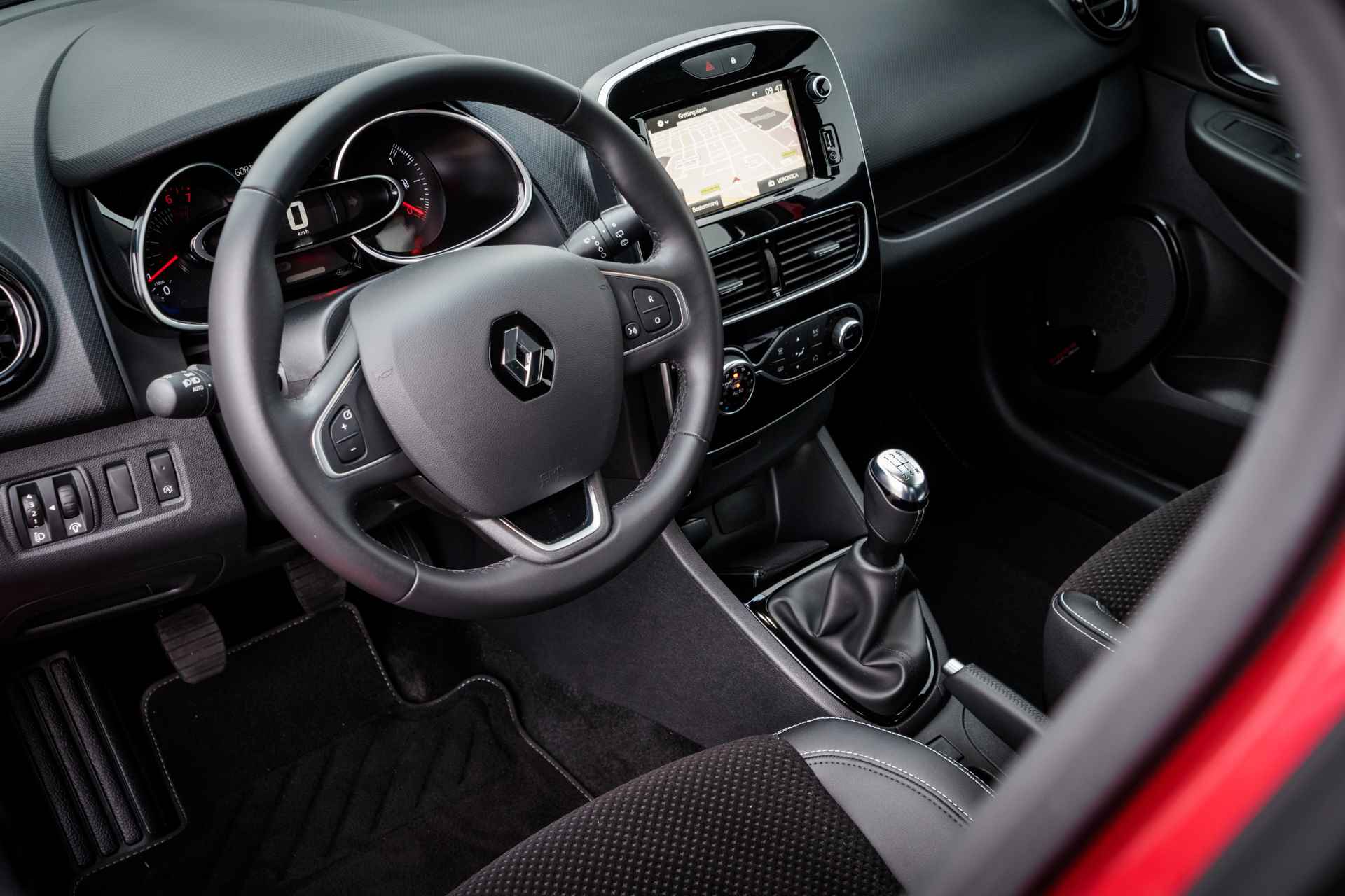 Renault Clio 0.9 90 PK TCe Intens RIJKLAAR 1 e EIGN Clima I  I Navi | PDC V/A | MTLC | Achteruitrijcamera | - 26/36