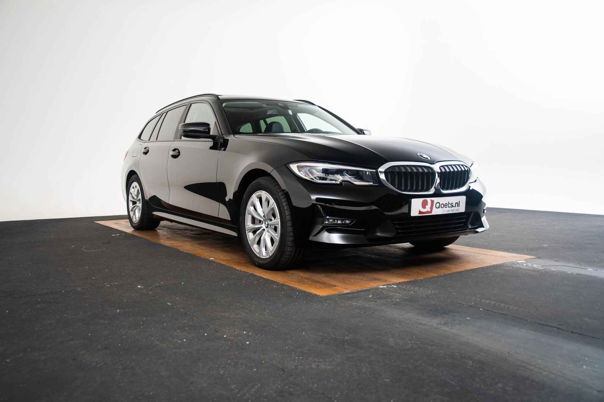 BMW 3-serie Touring 330e xDrive High Executive Panoramadak - HiFi - Head-up - Parking Assistant - Laserlight - Comfort Access - Sportstoelen - Leder - 35/47