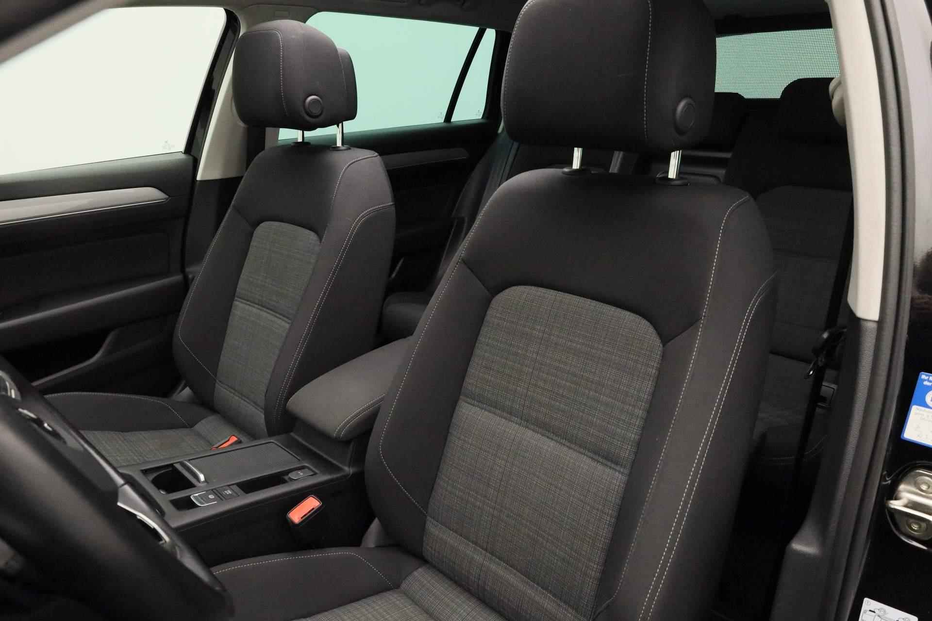 Volkswagen Passat Variant 2.0 TSI 190PK DSG Elegance Business | Pano | Stuur-/stoelverwarming | Keyless | Navi - 11/43