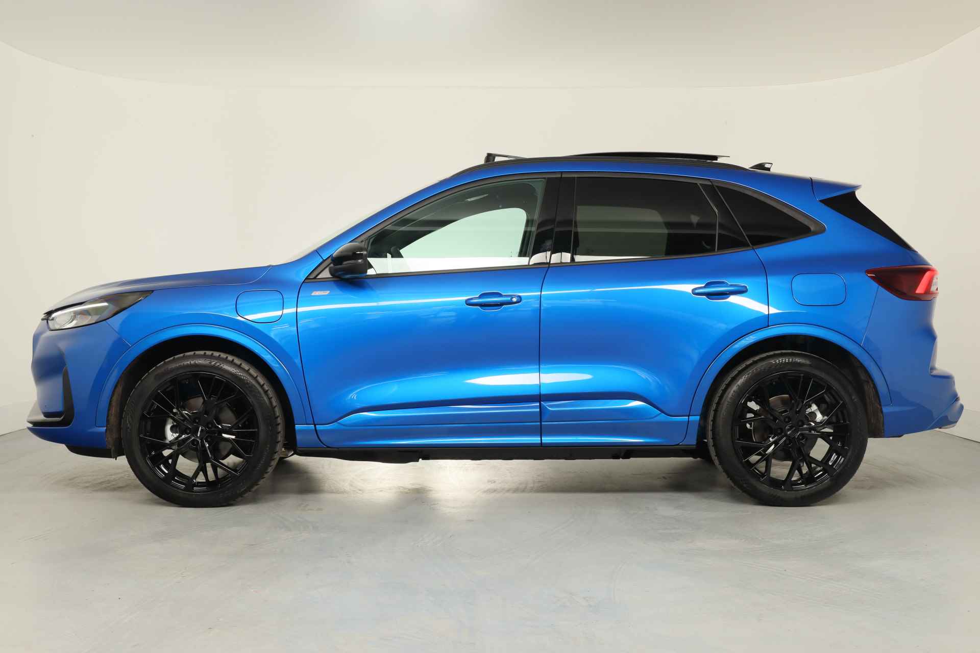 Ford Kuga 2.5 PHEV ST-Line | Black Pack | 20 inch | Winter Pack | Wegklapbare Trekhaak | Panoramadak - 3/41