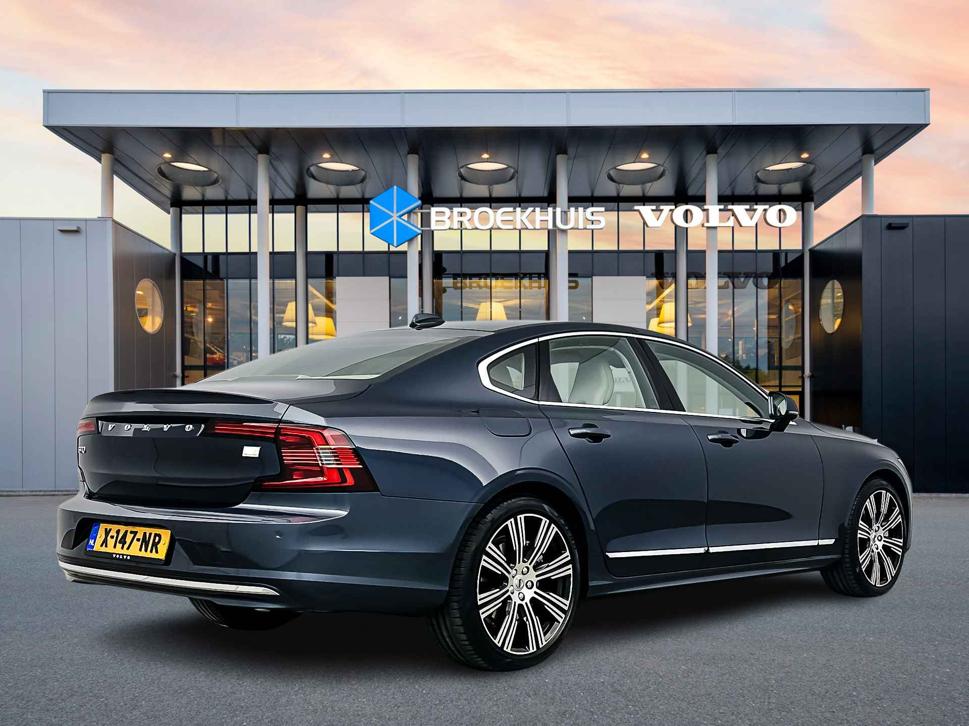 Volvo S90 T8 AWD Ultimate Bright | 20" | Luchtvering | Bowers & Wilkins | Nappa leder | Stoelventilatie/massage | Gelamineerd glas | 360 C - 4/35