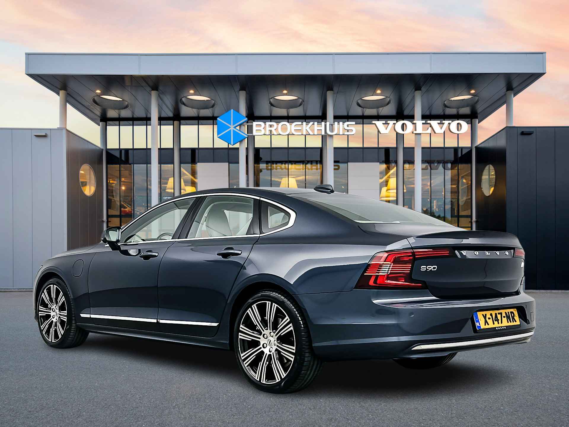 Volvo S90 T8 AWD Ultimate Bright | 20" | Luchtvering | Bowers & Wilkins | Nappa leder | Stoelventilatie/massage | Gelamineerd glas | 360 C - 5/35