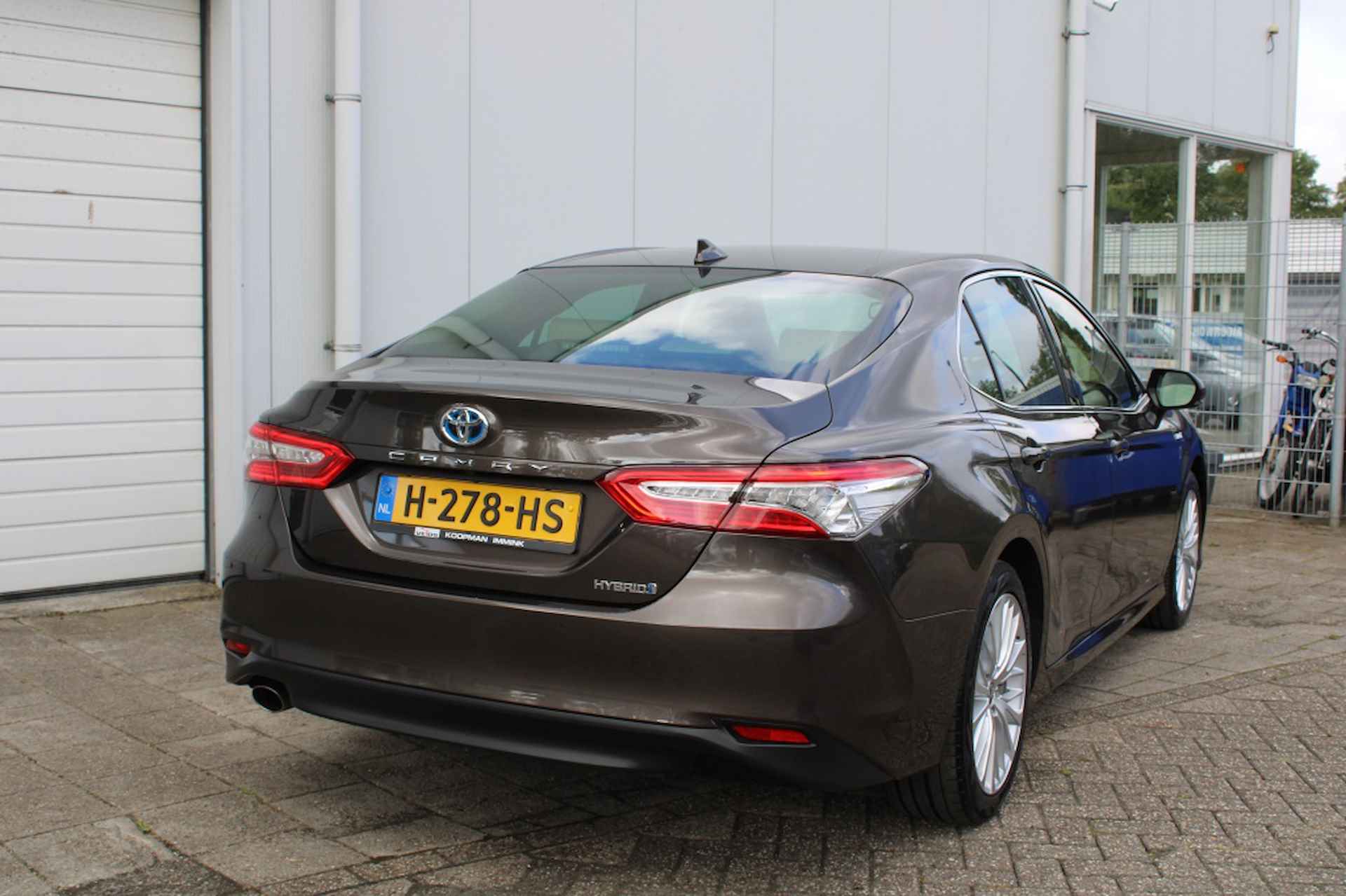 Toyota Camry 2.5 Hybrid Premium - 4/33