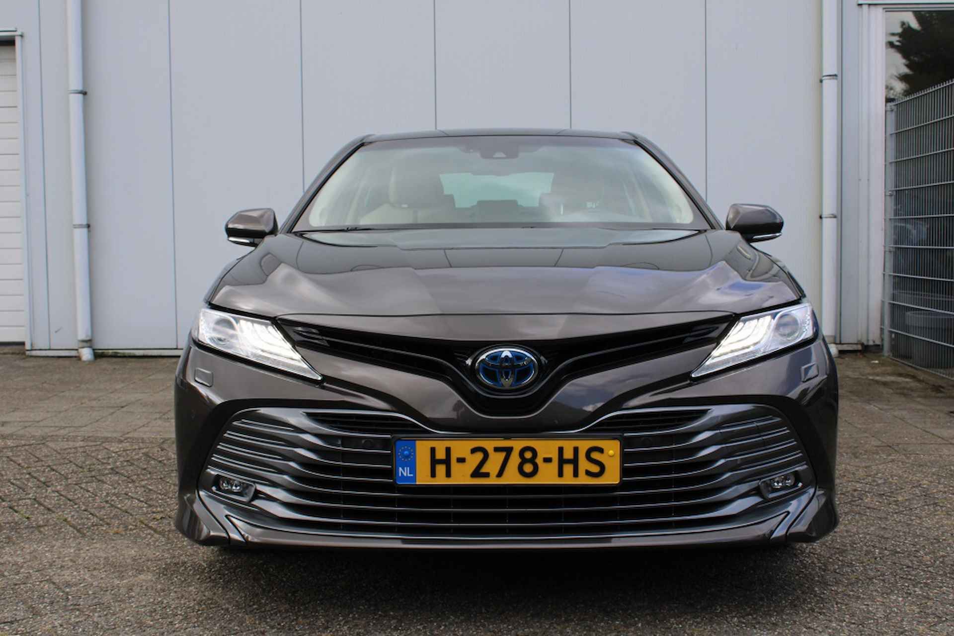 Toyota Camry 2.5 Hybrid Premium - 9/33