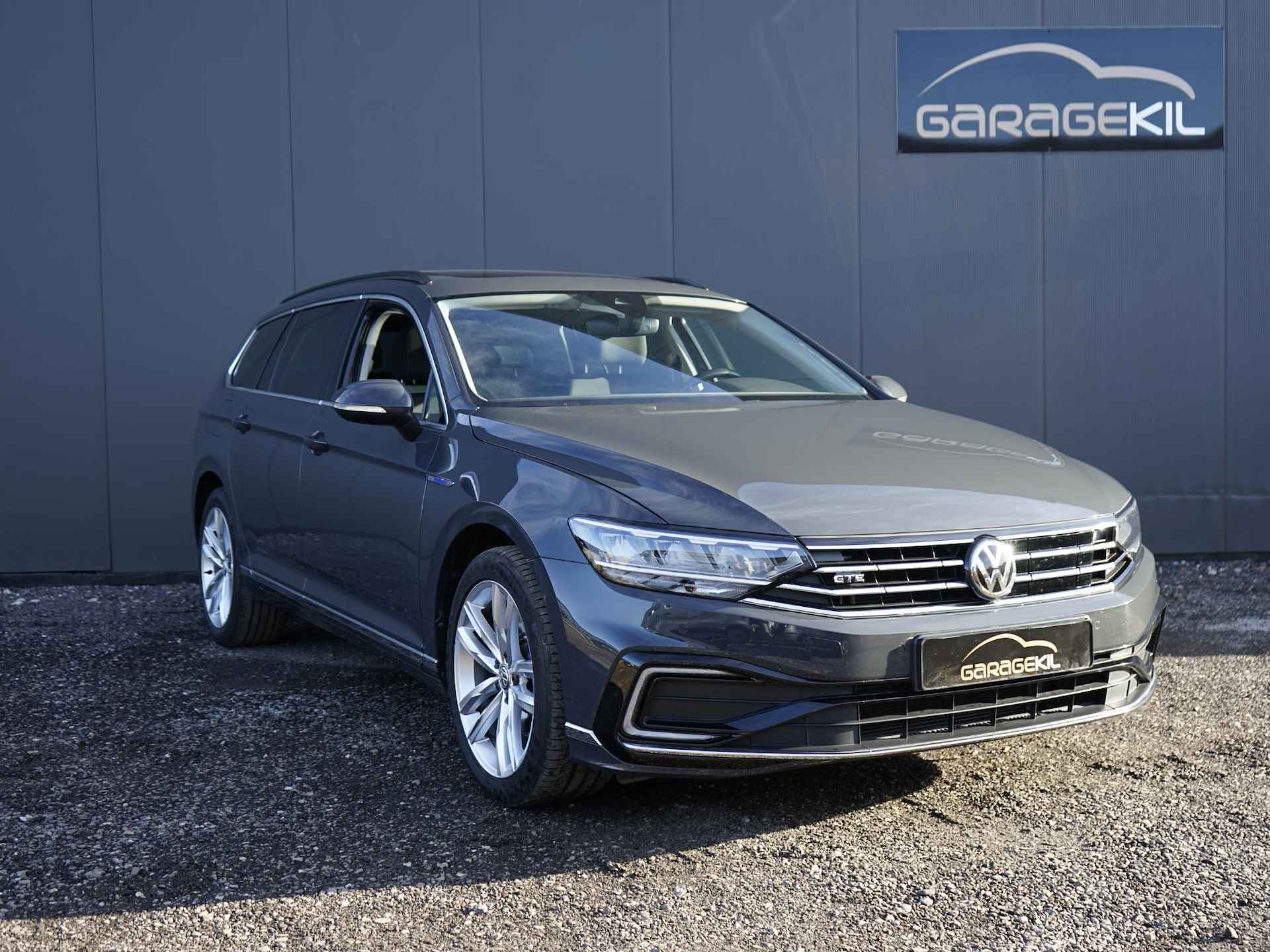 Volkswagen Passat Variant 1.4 TSI PHEV GTE Business Panorama dak / Virtual / BTW /  active demping / Trekhaak / Privacy glass / Ergo comfort - 4/35