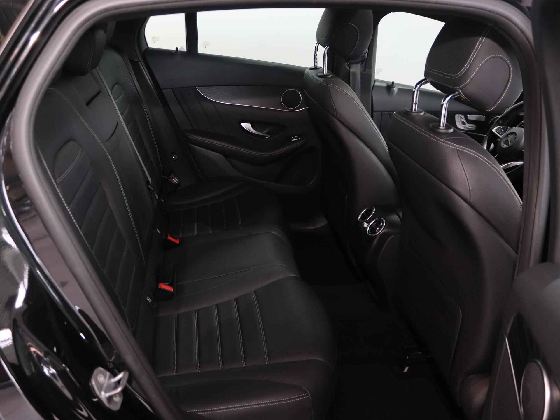 Mercedes-Benz GLC-klasse Coupé 250 4MATIC Premium Plus AMG | Schuifdak | Leder | Dodehoekassistent | Elekt. stoelen met geheugenfunctie | 360 camera | Trekhaak | Treeplanken | Stoelverwarming - 6/28