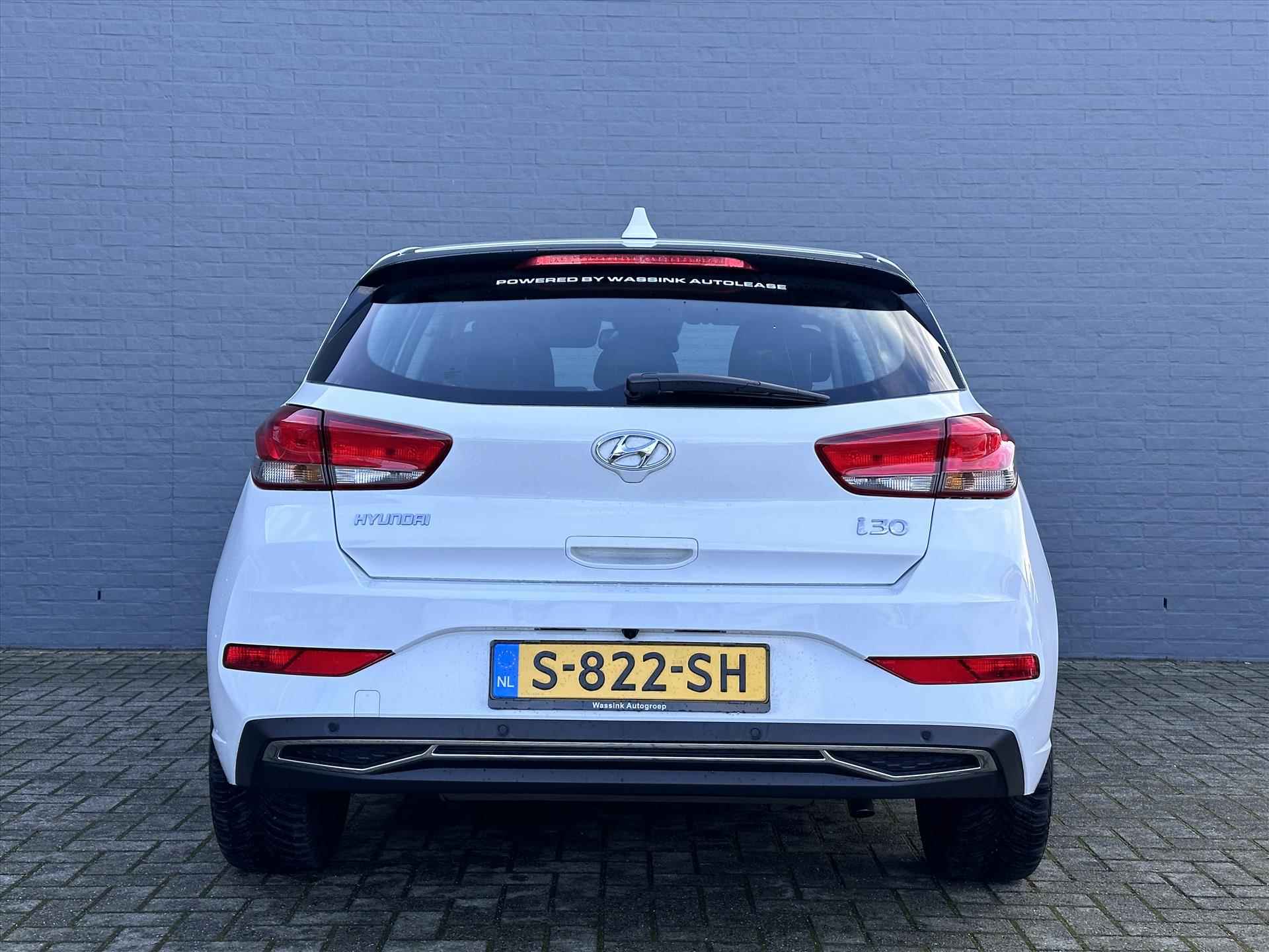 Hyundai I30 1.0 T-GDI 48V 120pk Comfort Smart | 18 inch LMV | Navigatie | Achteruitrijcamera - 6/30