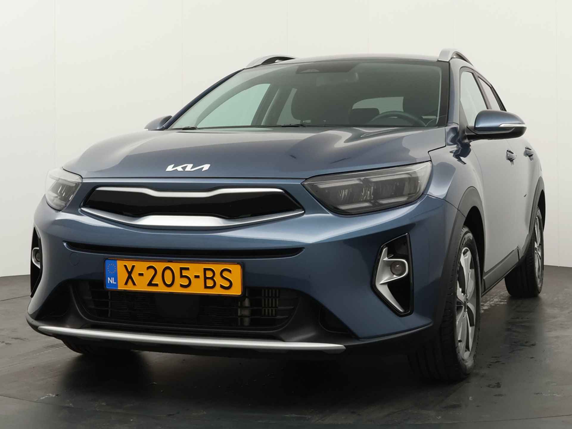 Kia Stonic 1.0 T-GDi MHEV DynamicPlusLine - Led - Navigatie - Cruise Control - Climate Control - Apple/Android Carplay - Fabrieksgarantie tot 2030 - 2/44