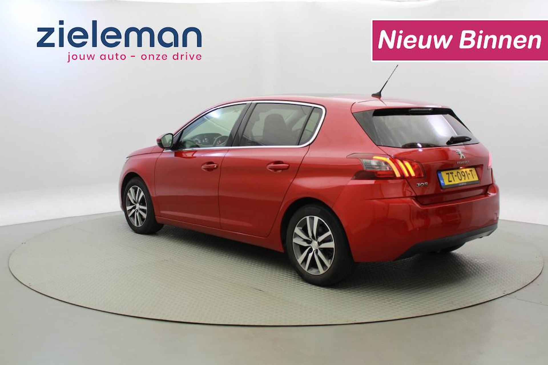 PEUGEOT 308 1.2 PureTech Premium Automaat - Panorama, Trekhaak, Carplay, Cam - 3/30