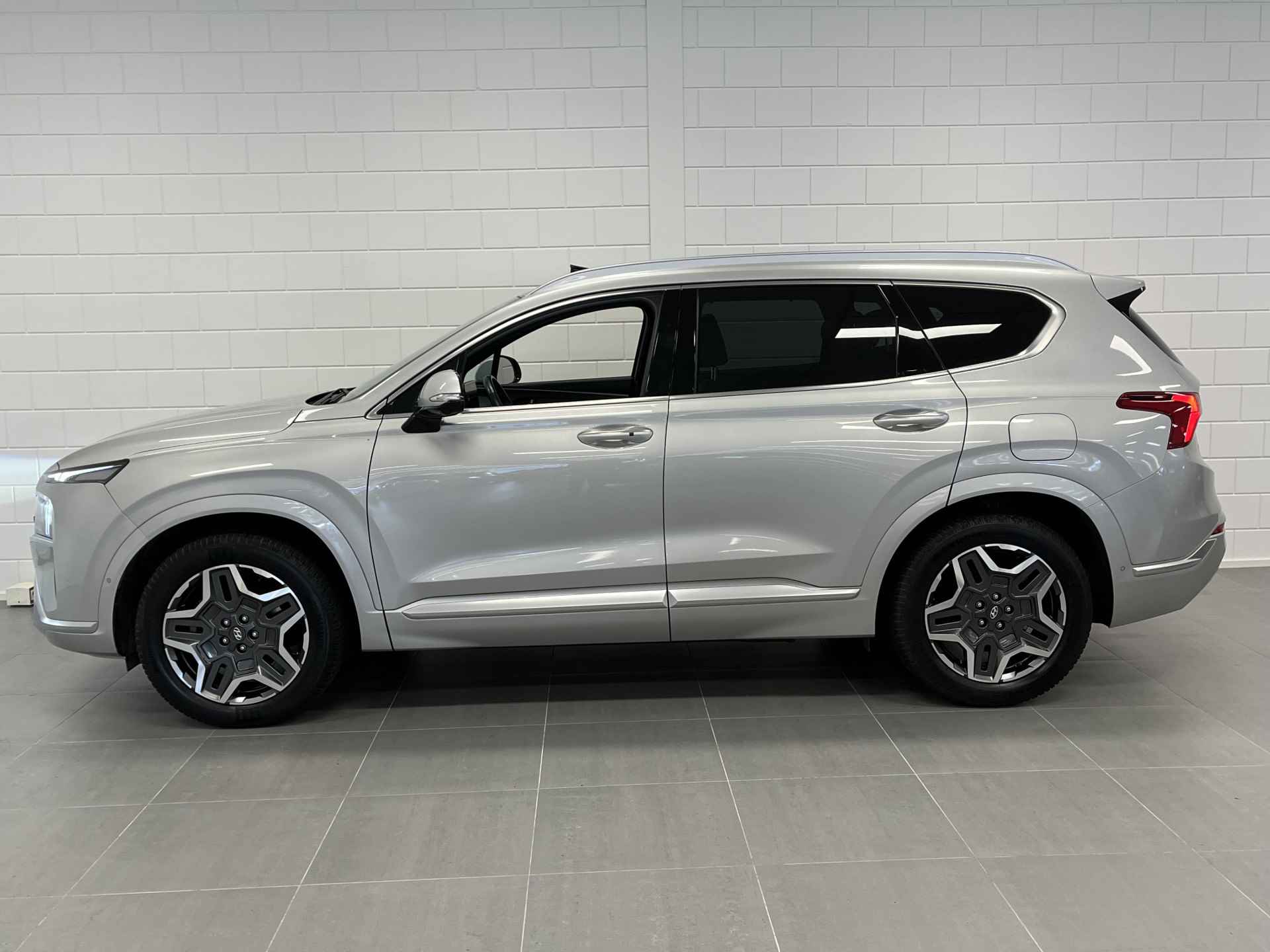 Hyundai Santa Fe 1.6 T-GDI PHEV Premium Plus Sky TREKHAAK | PANORAMADAK | FULL OPTIONS | FABRIEKSGARANTIE T/M 28-01-2028! - 9/53