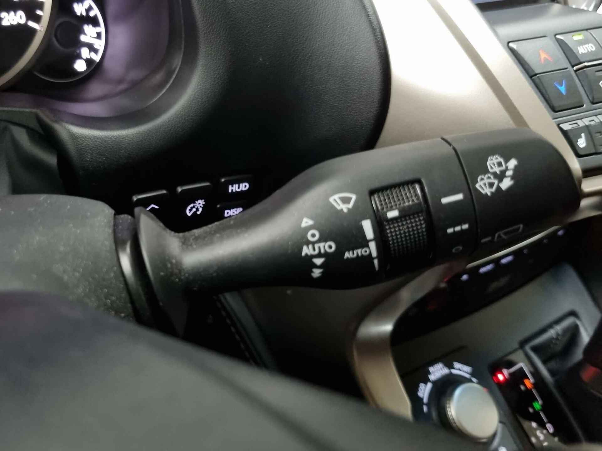 Lexus NX 300h AWD President Line / Mark Levinson / 360 cam / Head up Display - 25/84